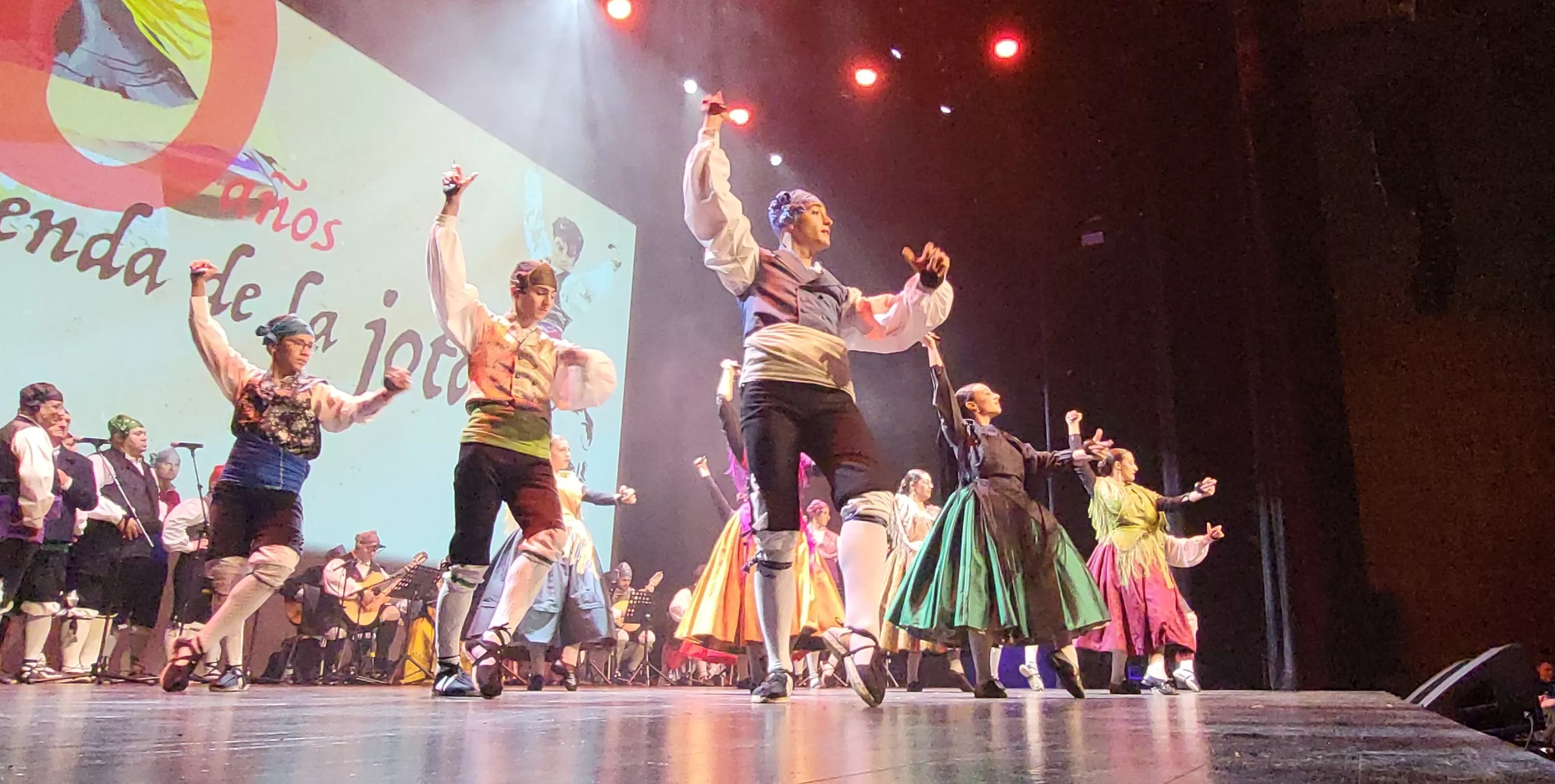 Gala "30 años por la senda de la jota" de la Elenco Aragonés. Foto Mercedes Manterola