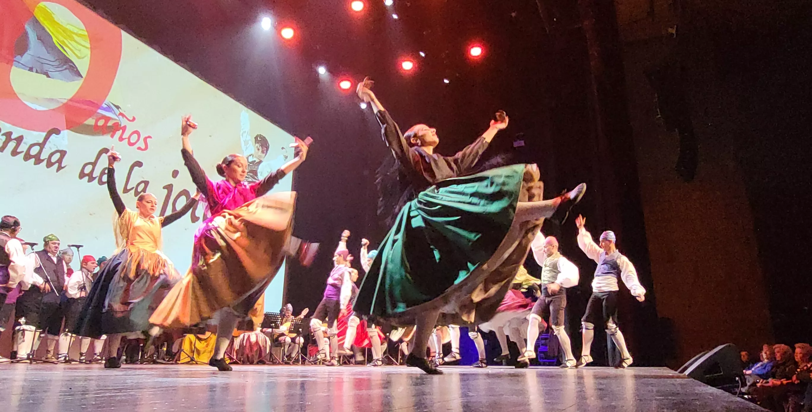 Gala "30 años por la senda de la jota" de la Elenco Aragonés. Foto Mercedes Manterola