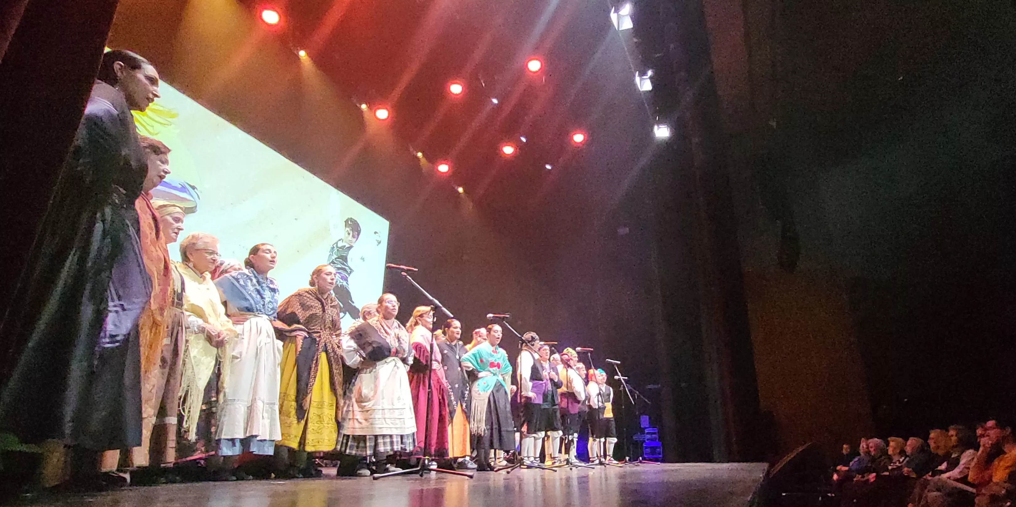 Gala "30 años por la senda de la jota" de la Elenco Aragonés. Foto Mercedes Manterola