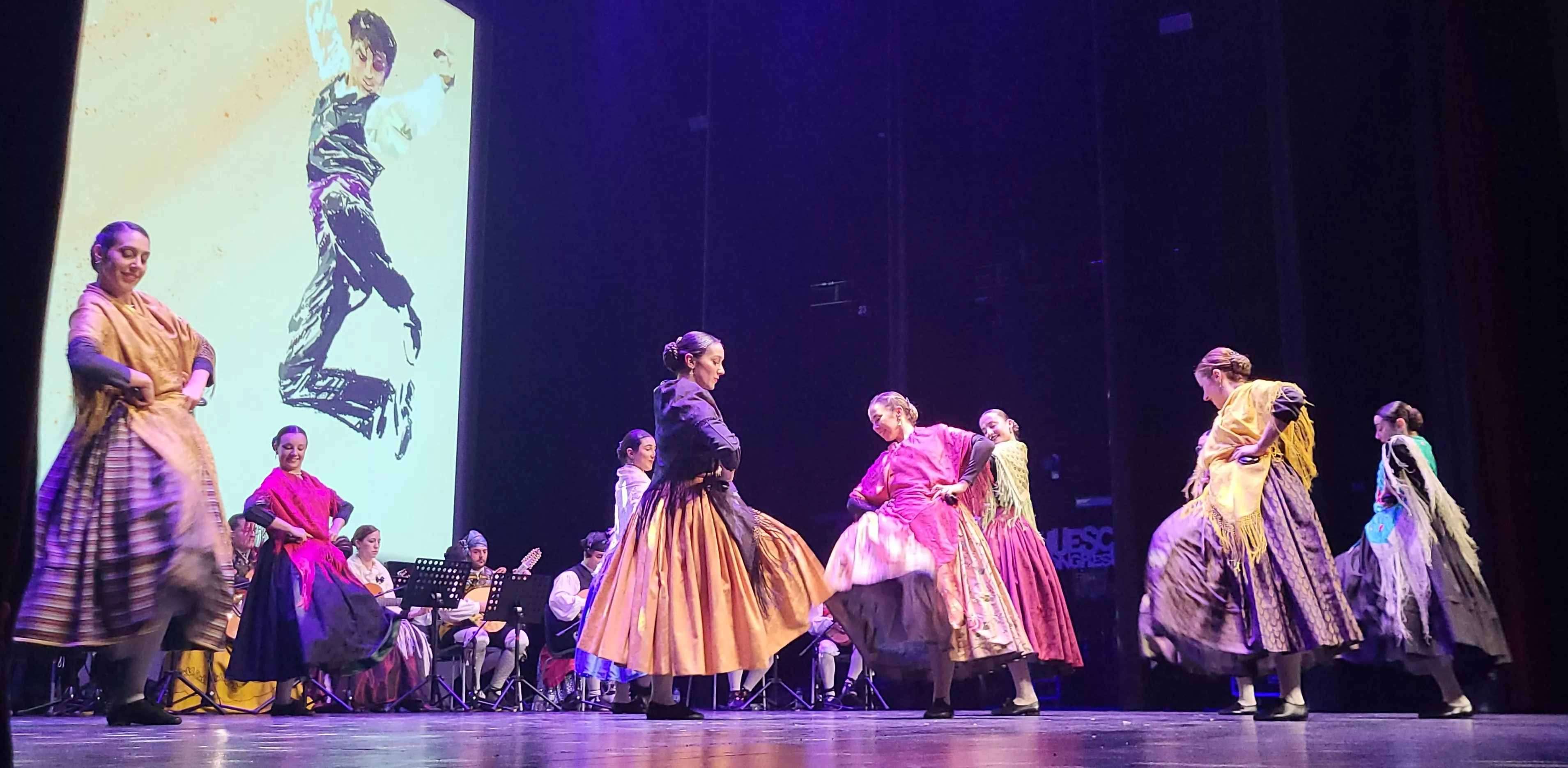 Gala "30 años por la senda de la jota" de la Elenco Aragonés. Foto Mercedes Manterola