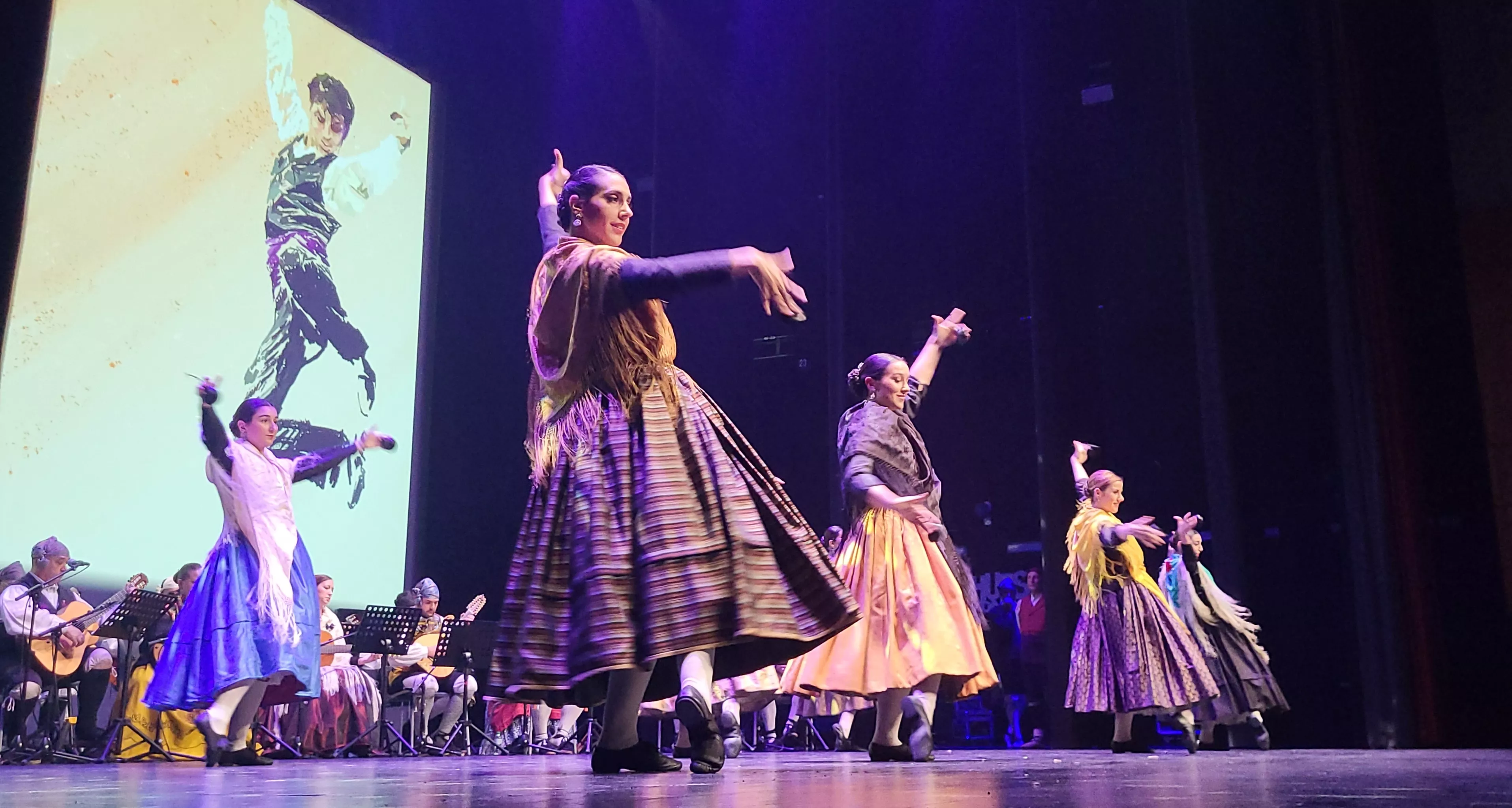 Gala "30 años por la senda de la jota" de la Elenco Aragonés. Foto Mercedes Manterola