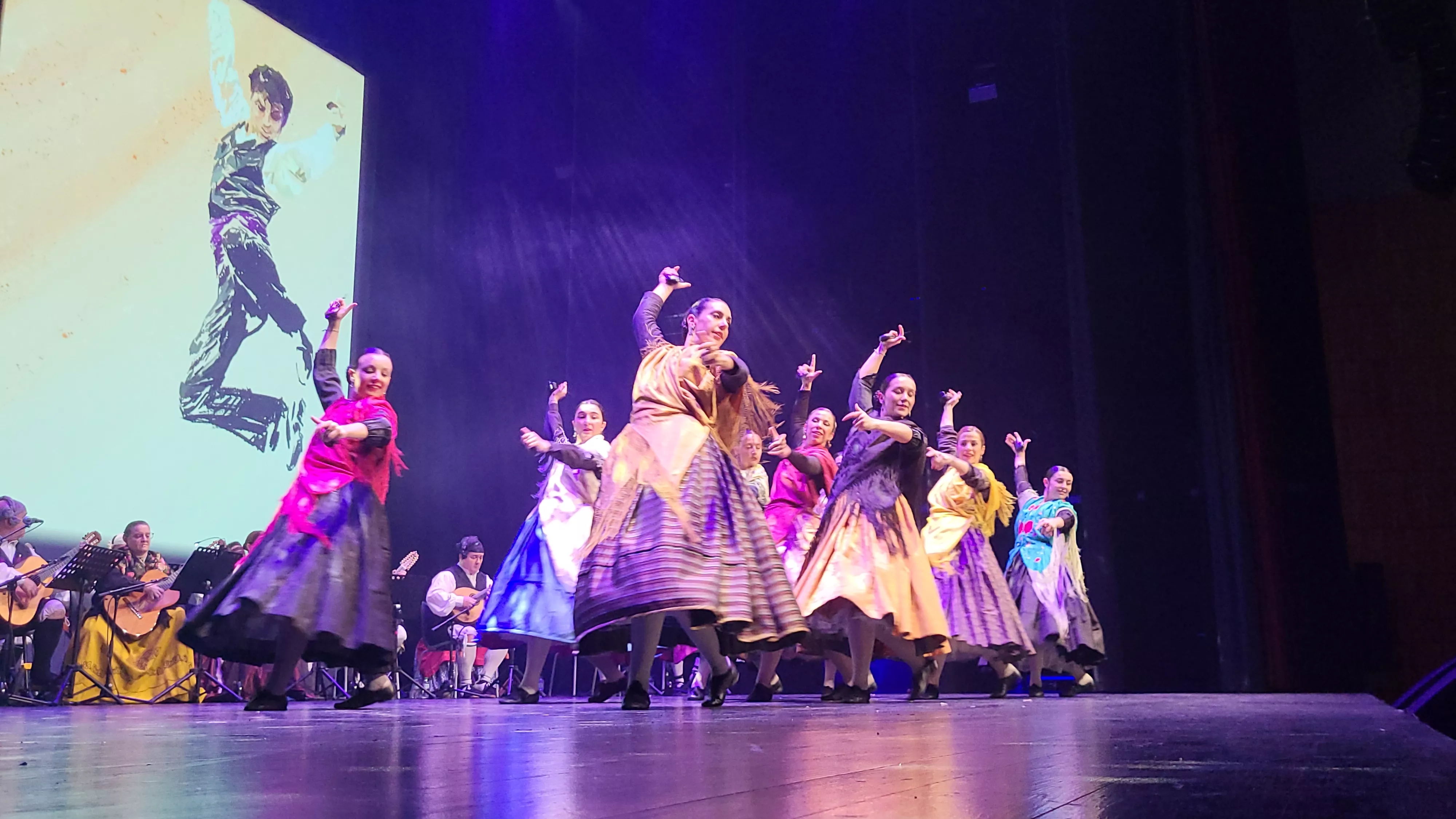 Gala "30 años por la senda de la jota" de la Elenco Aragonés. Foto Mercedes Manterola