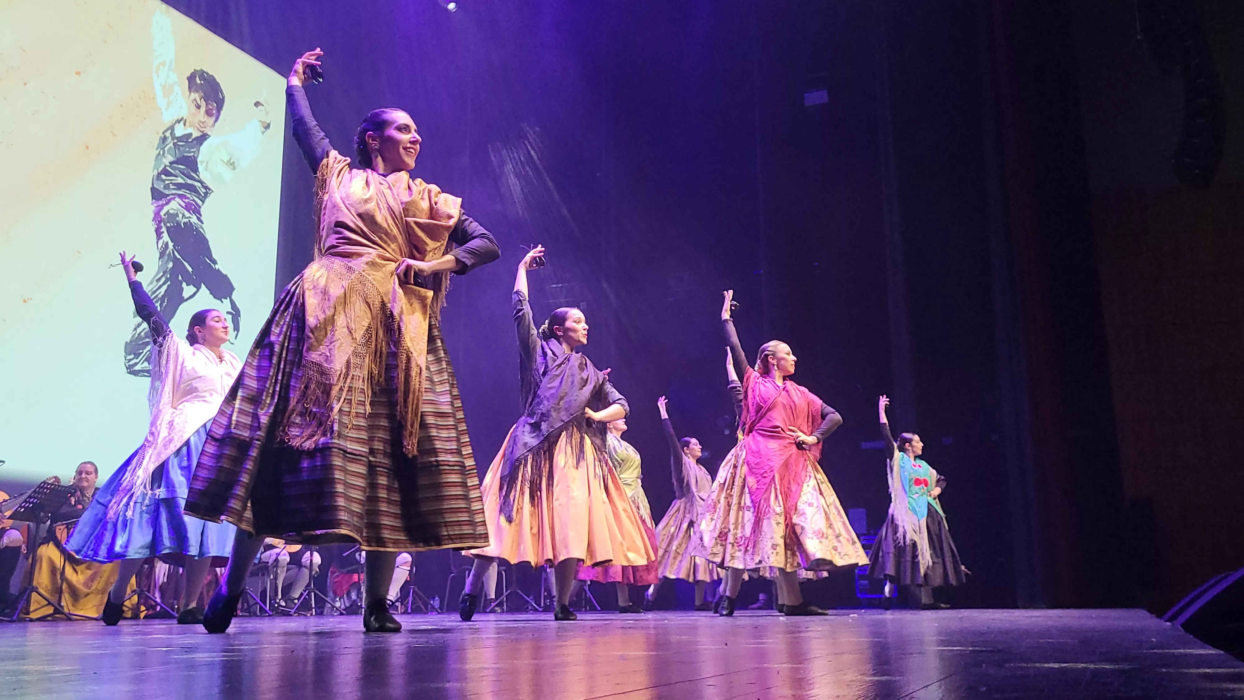 Gala "30 años por la senda de la jota" de la Elenco Aragonés. Foto Mercedes Manterola