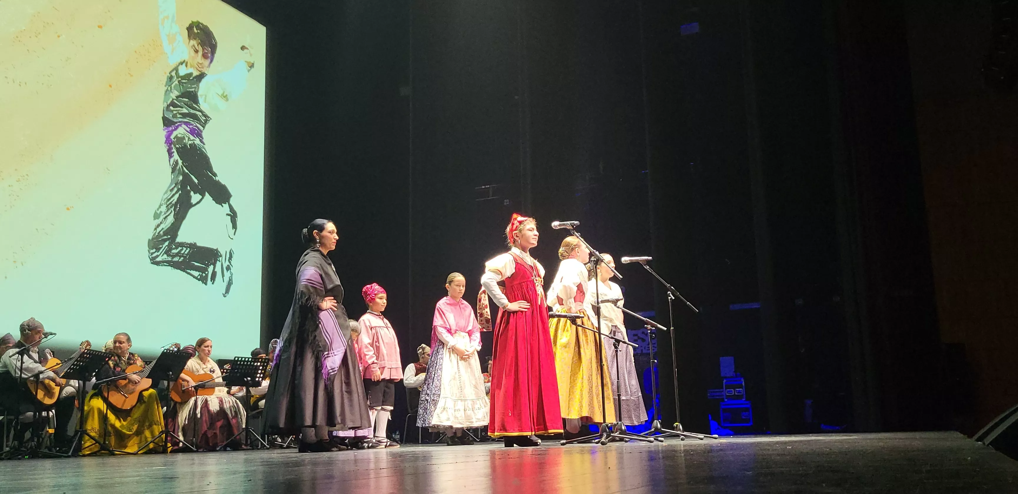 Gala "30 años por la senda de la jota" de la Elenco Aragonés. Foto Mercedes Manterola