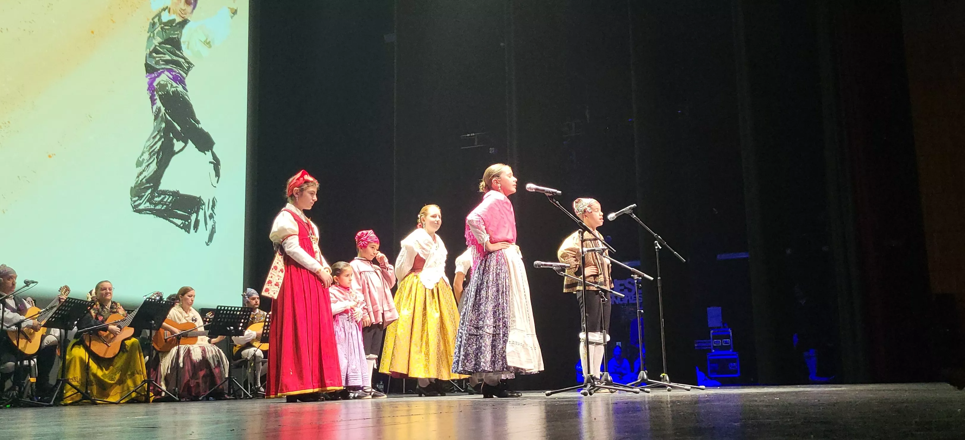 Gala "30 años por la senda de la jota" de la Elenco Aragonés. Foto Mercedes Manterola