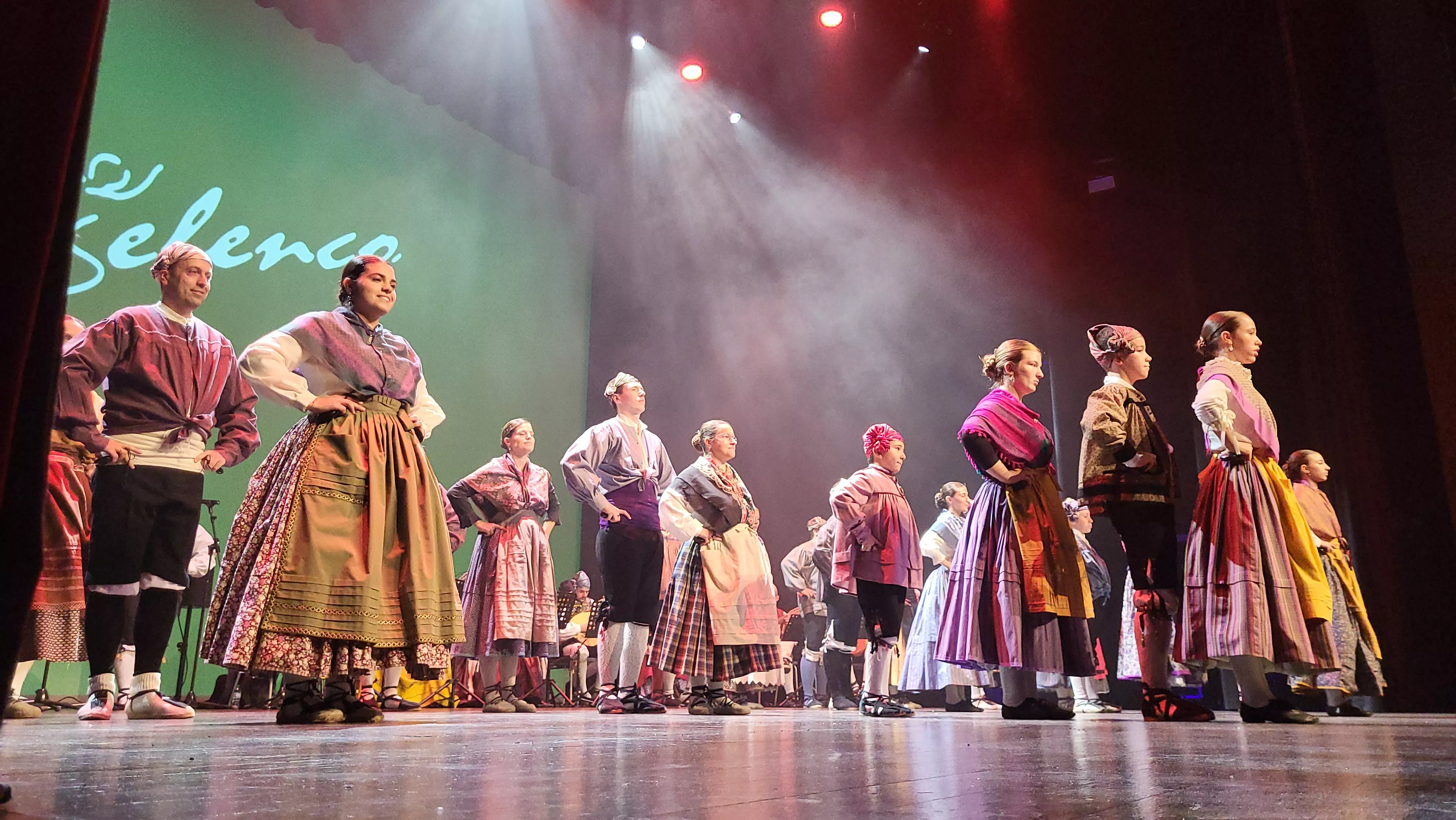 Gala "30 años por la senda de la jota" de la Elenco Aragonés. Foto Mercedes Manterola