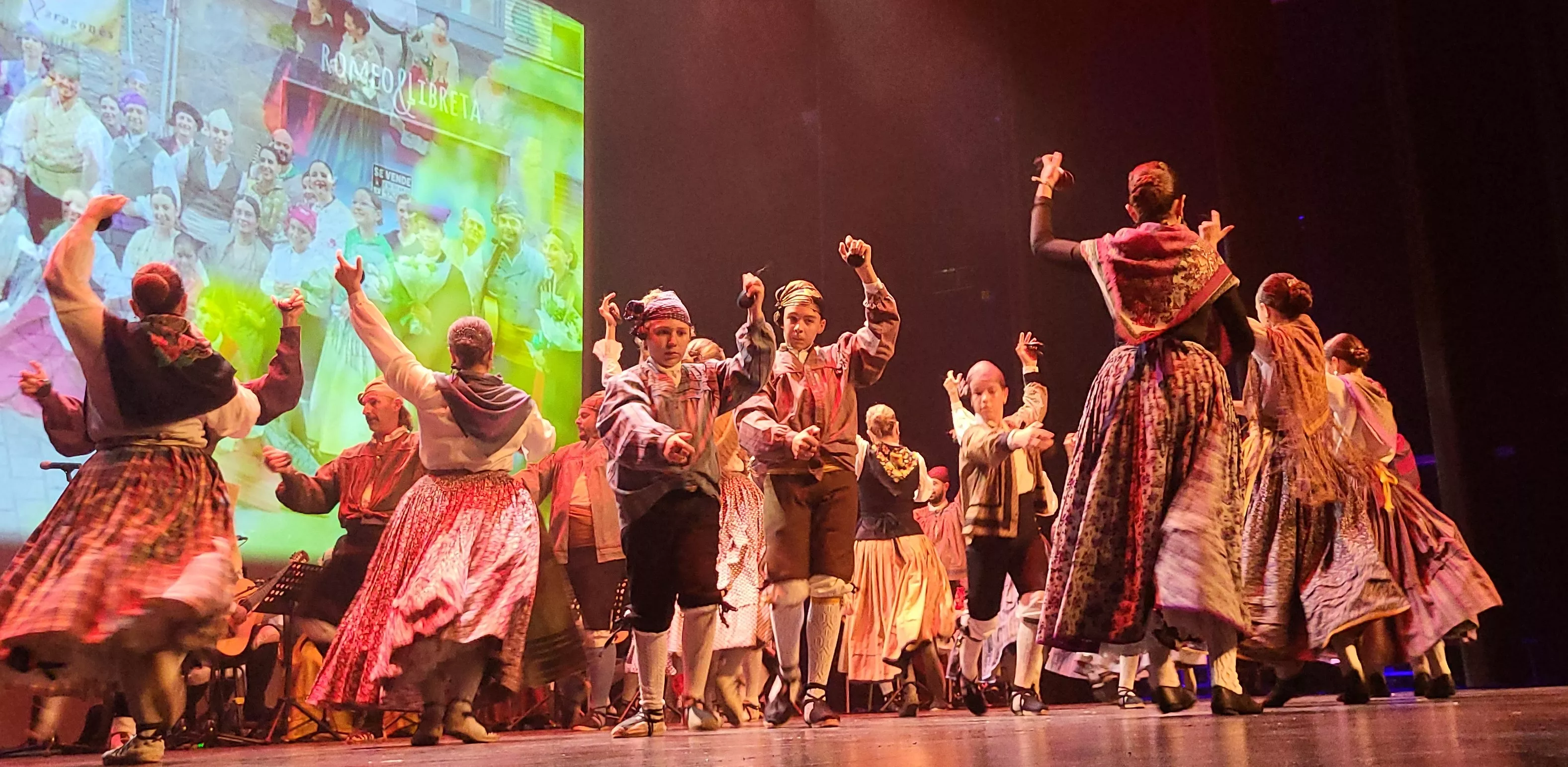 Gala "30 años por la senda de la jota" de la Elenco Aragonés. Foto Mercedes Manterola