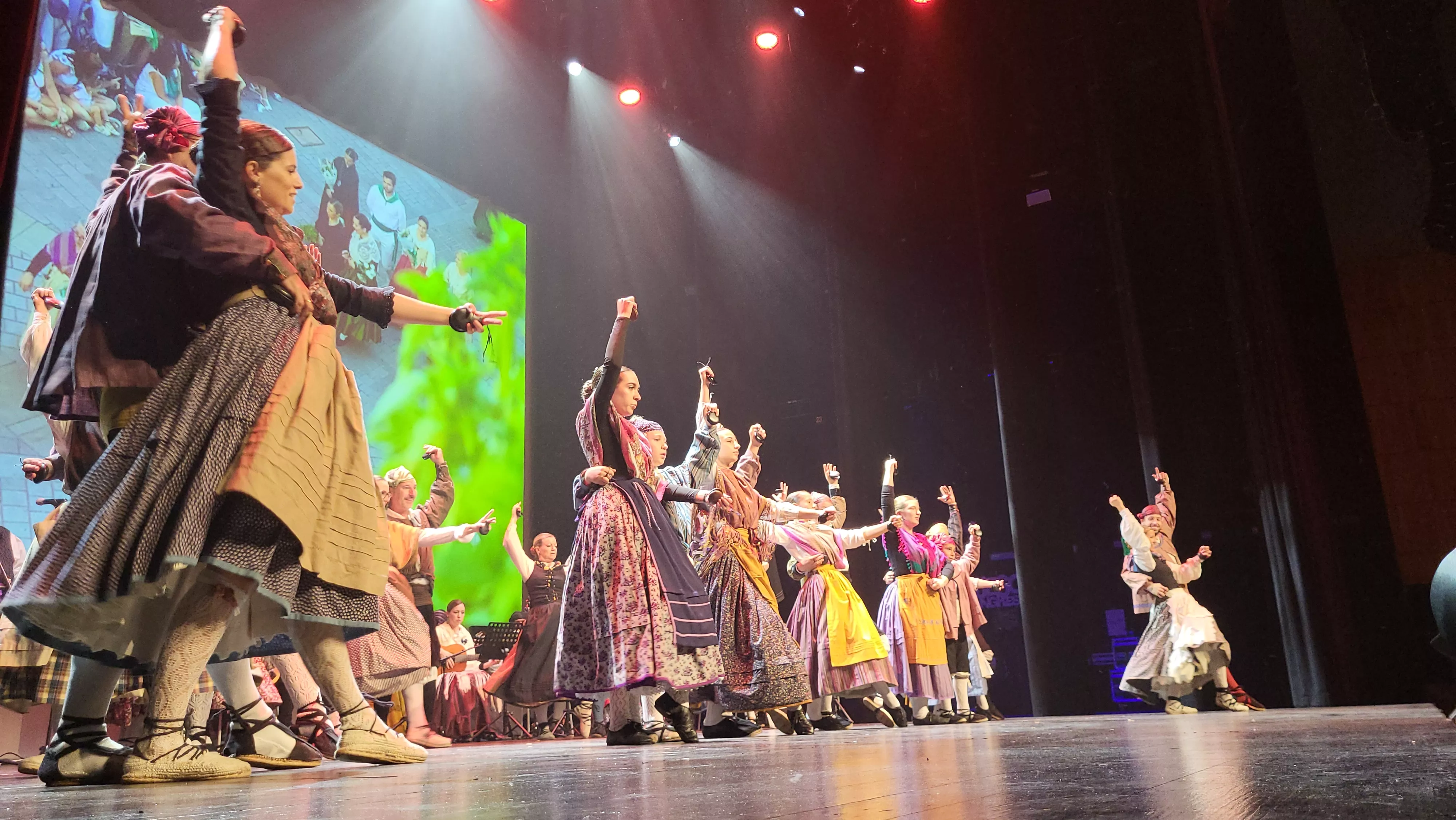 Gala "30 años por la senda de la jota" de la Elenco Aragonés. Foto Mercedes Manterola