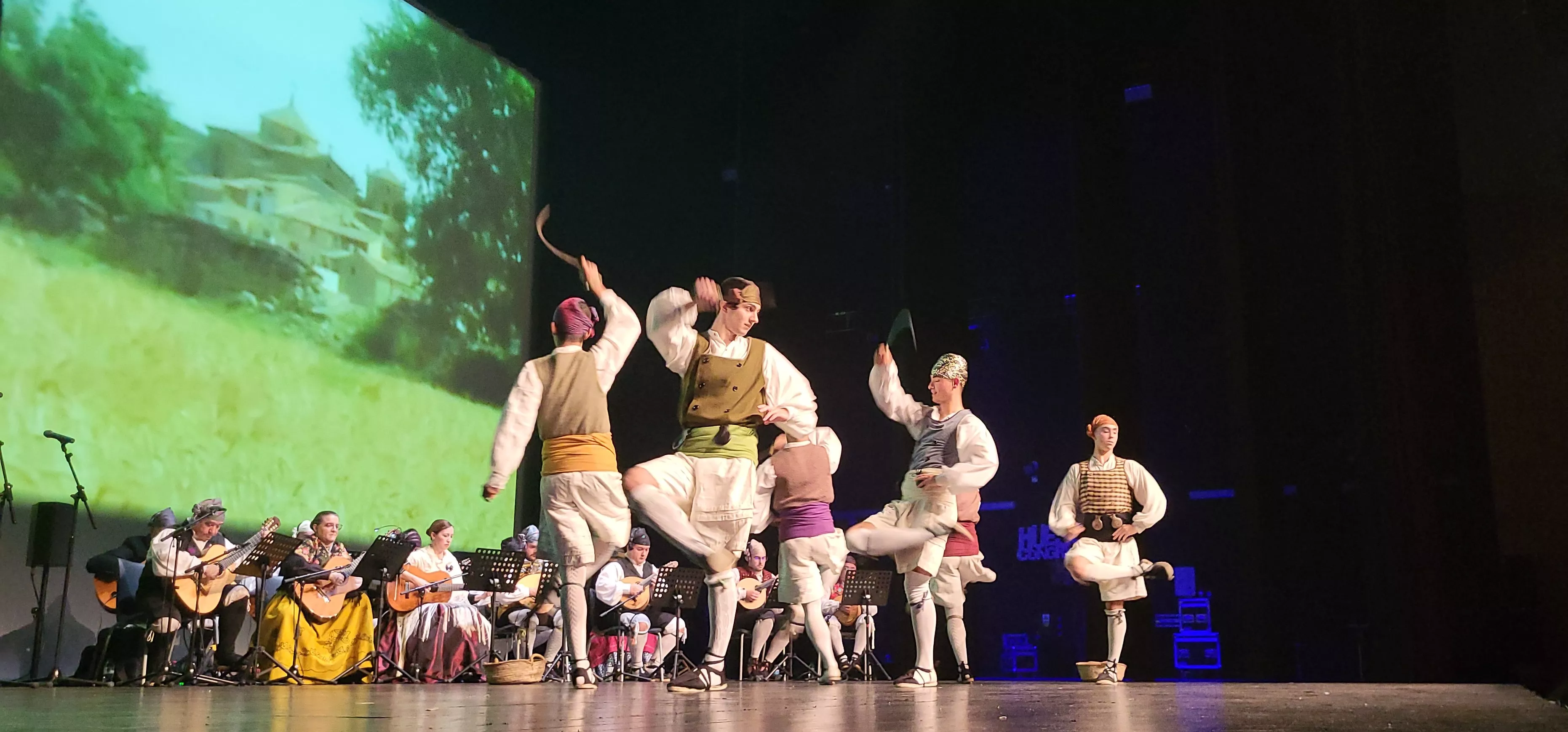 Gala "30 años por la senda de la jota" de la Elenco Aragonés. Foto Mercedes Manterola