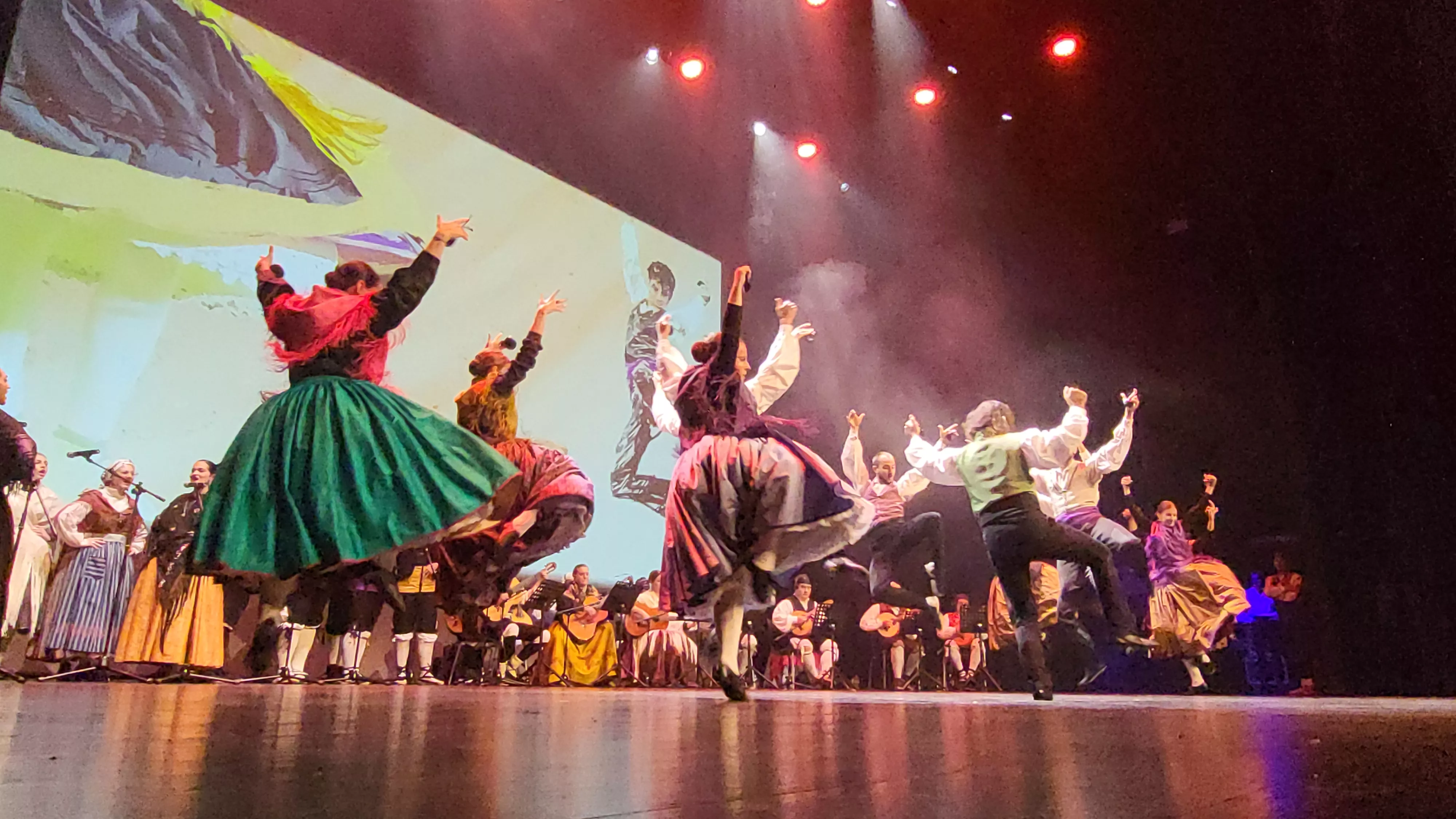 Gala "30 años por la senda de la jota" de la Elenco Aragonés. Foto Mercedes Manterola