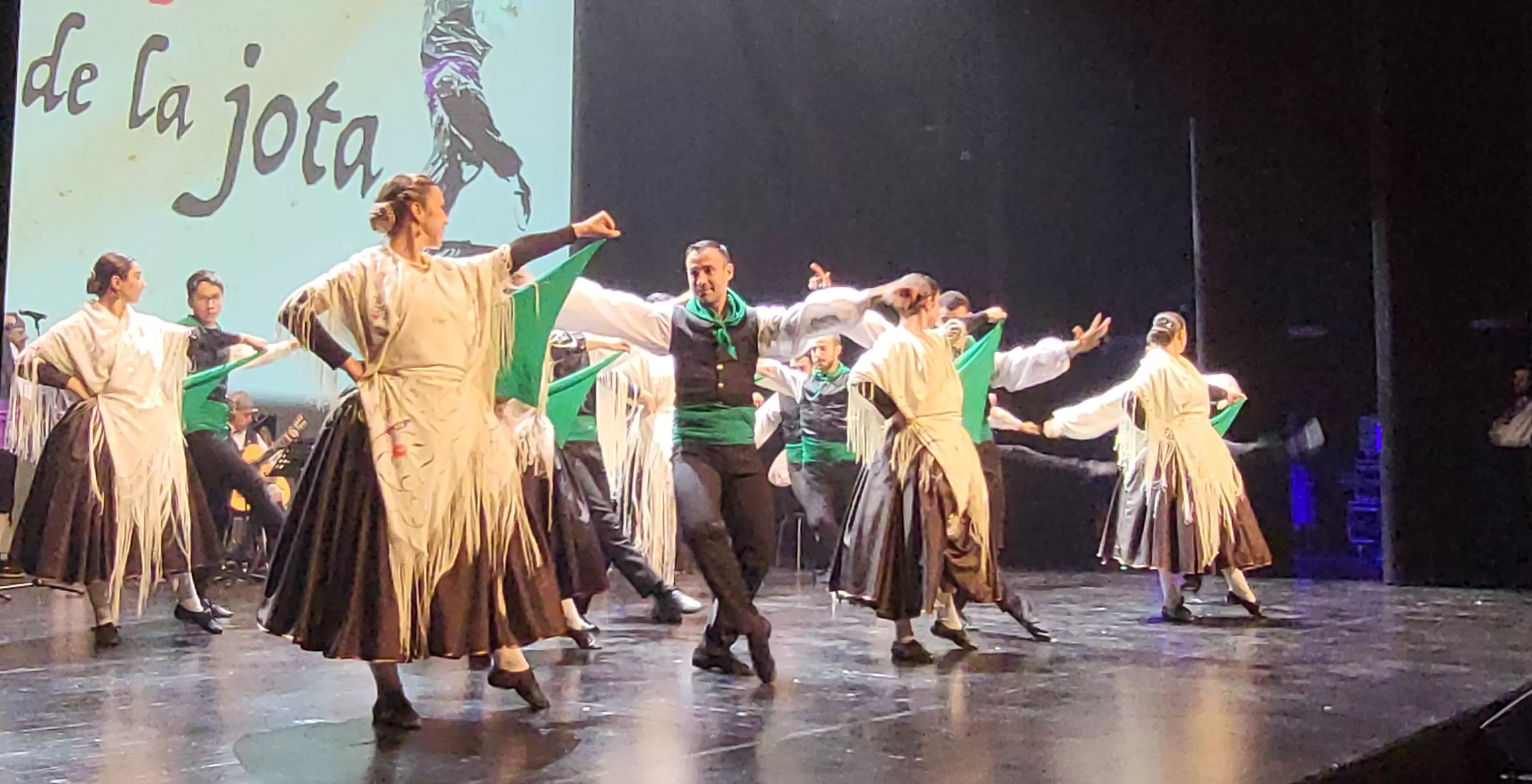 Gala "30 años por la senda de la jota" de la Elenco Aragonés. Foto Mercedes Manterola
