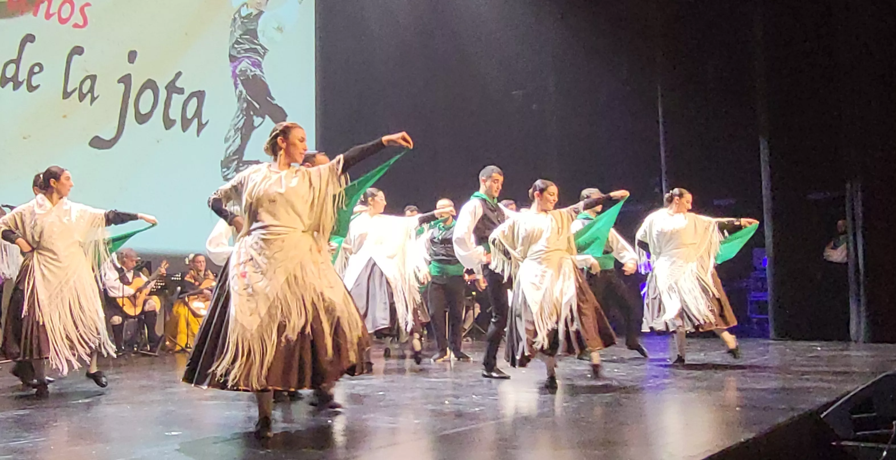 Gala "30 años por la senda de la jota" de la Elenco Aragonés. Foto Mercedes Manterola