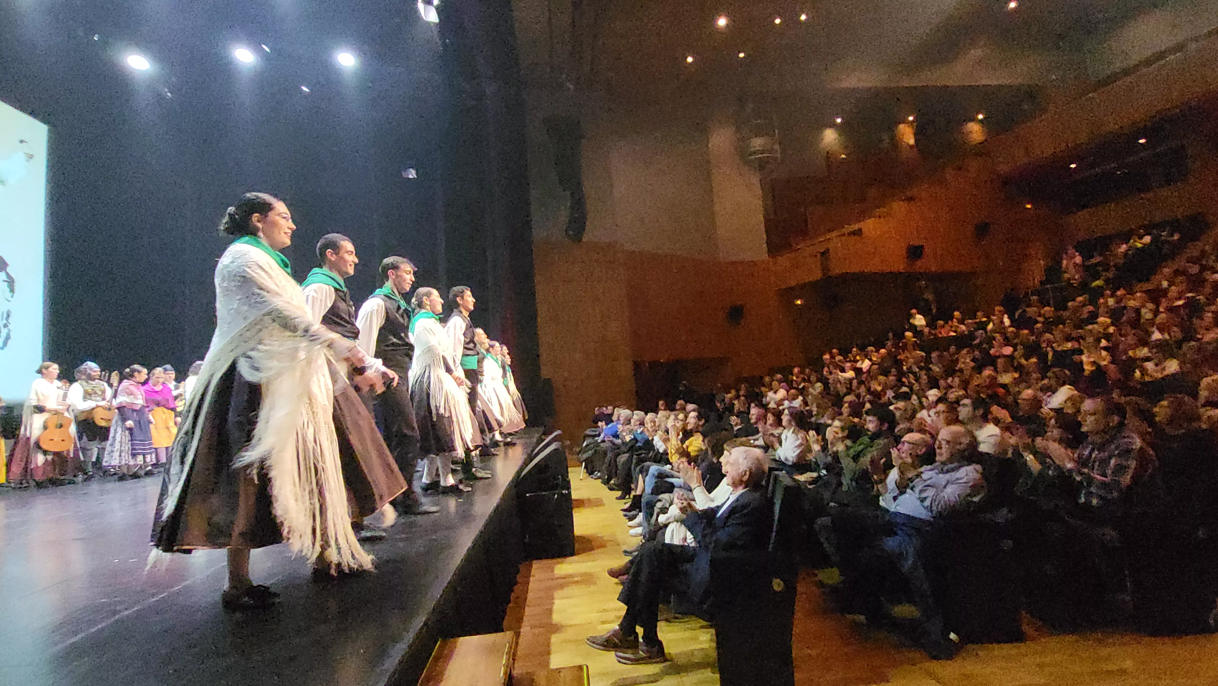 Gala "30 años por la senda de la jota" de la Elenco Aragonés. Foto Mercedes Manterola