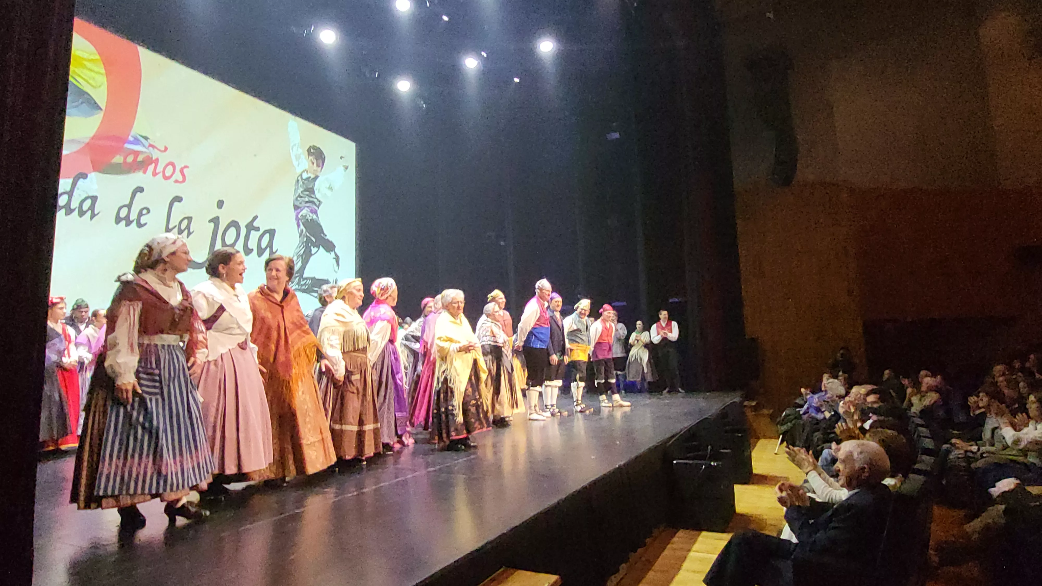 Gala "30 años por la senda de la jota" de la Elenco Aragonés. Foto Mercedes Manterola