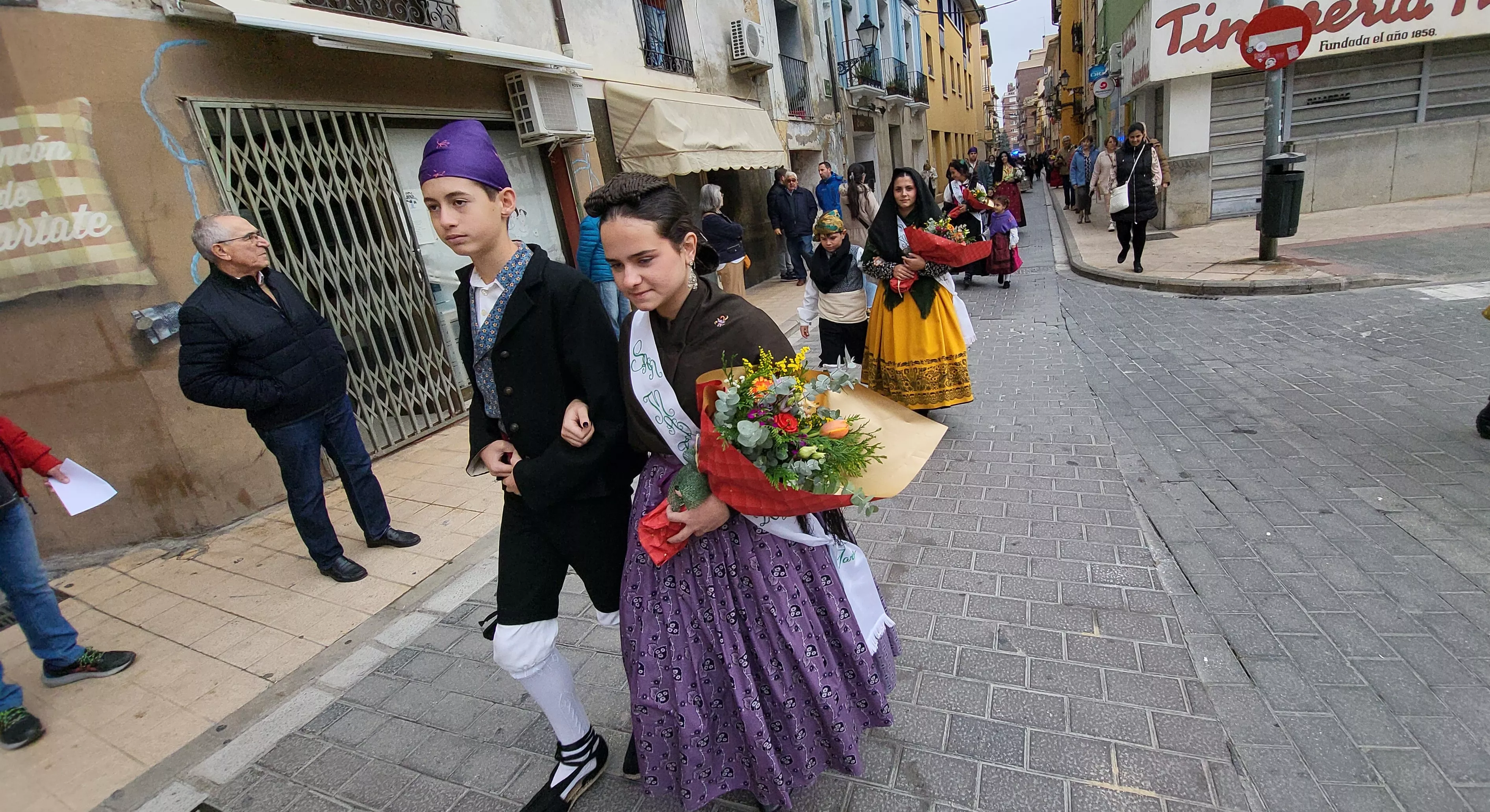 Ofrenda de Flores y Frutos al Santo en las fiestas de San Martín. Foto Mercedes Manterola