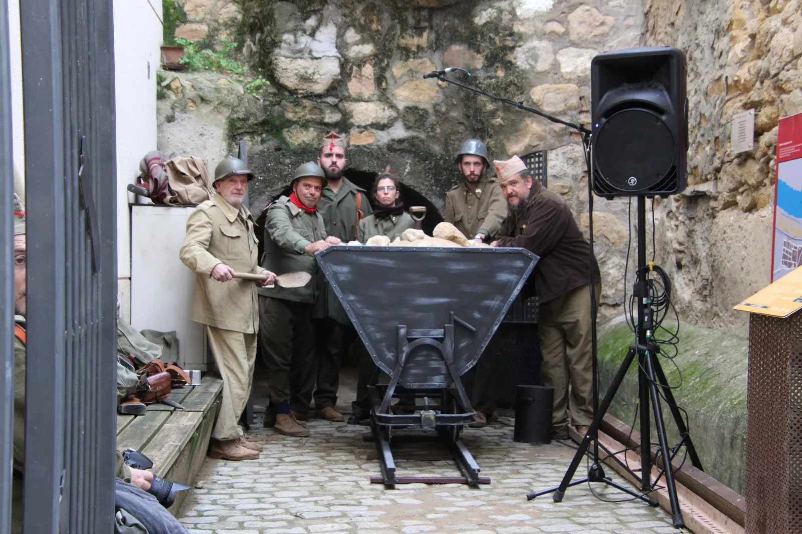 Recreación de la batalla del Ebro en Flix, con la colaboración de la asociación oscense Primera Línea. Foto: Carlos Neofato