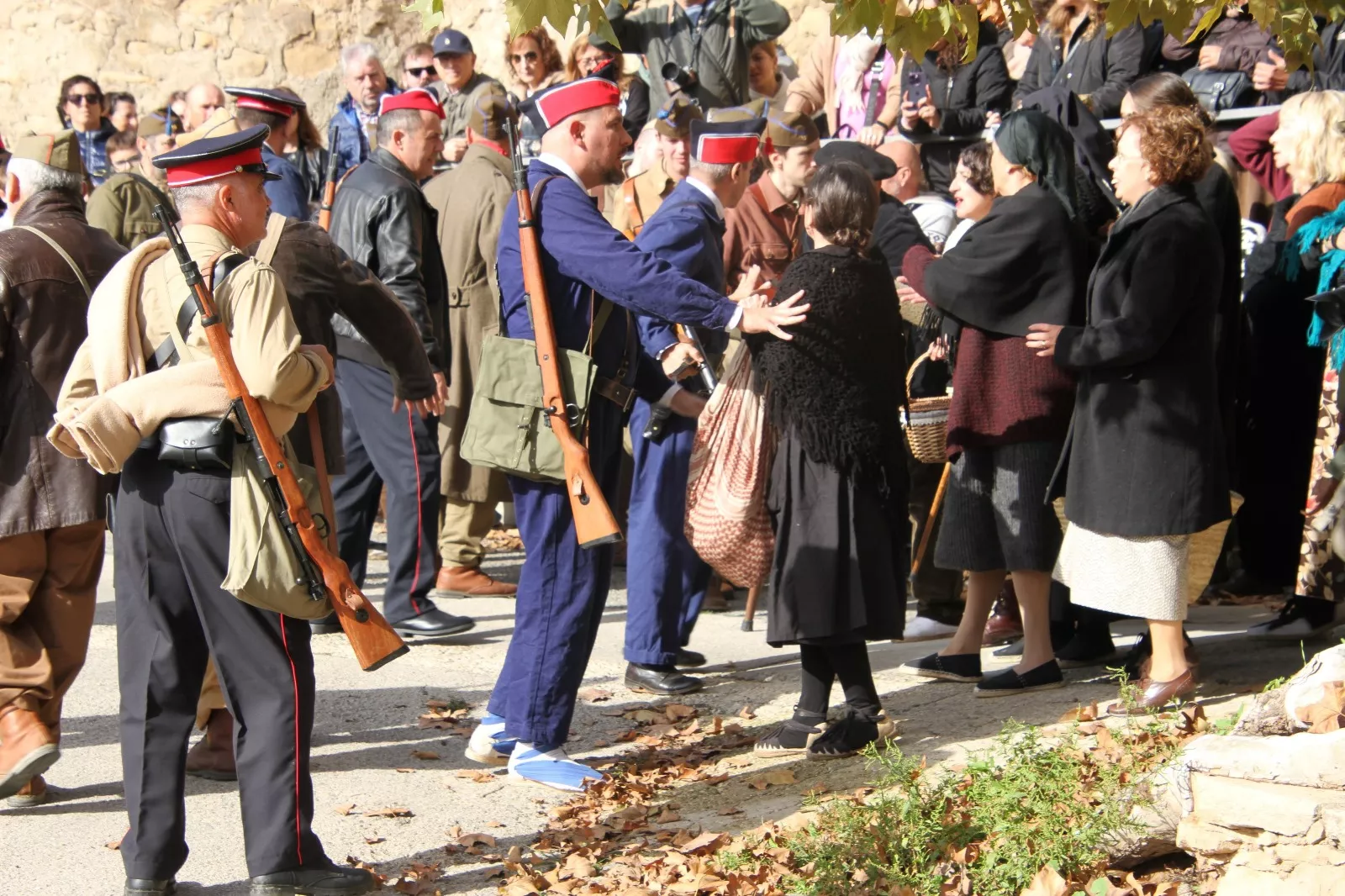 Recreación de la batalla del Ebro en Flix, con la colaboración de la asociación oscense Primera Línea. Foto: Carlos Neofato
