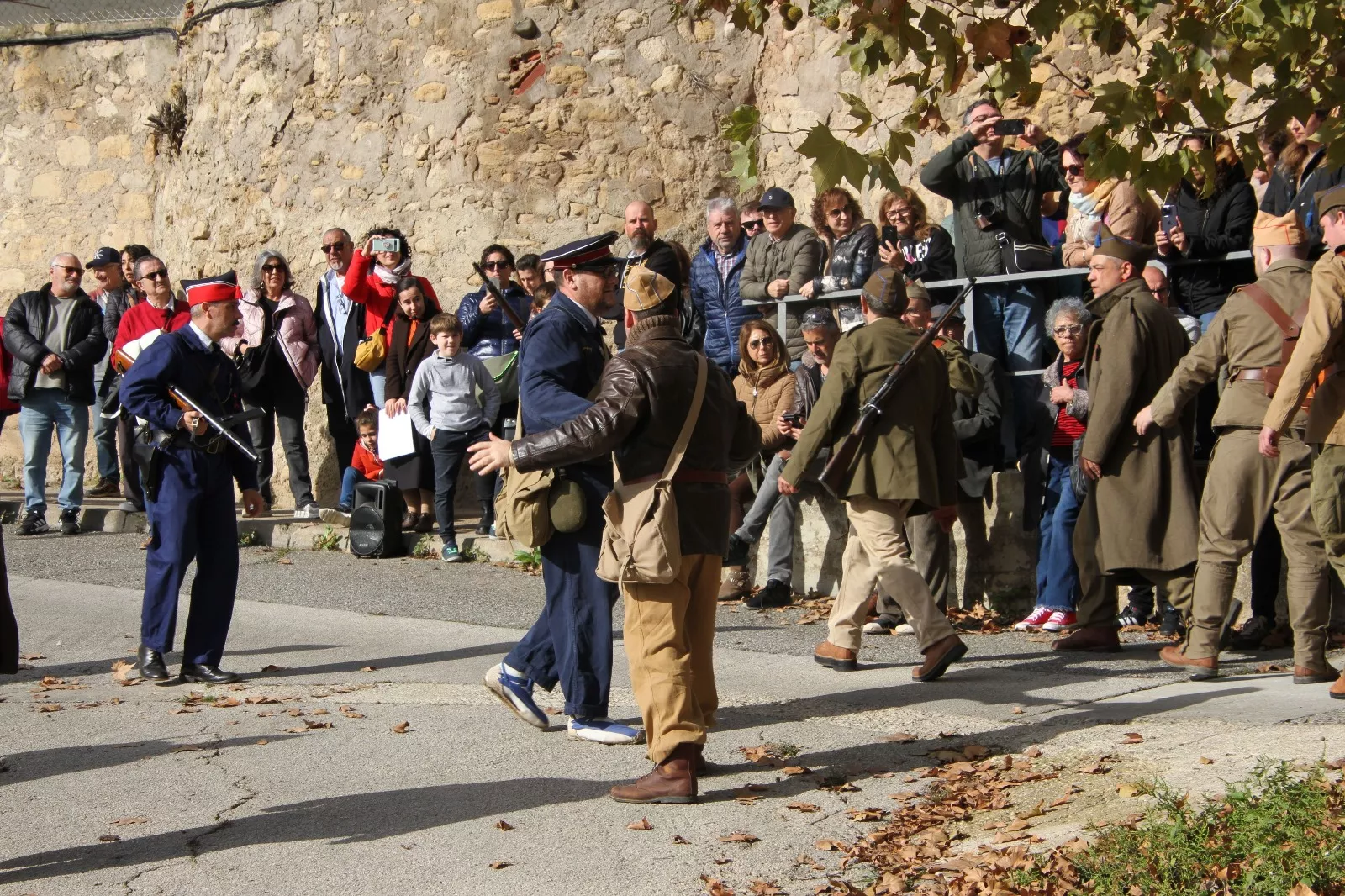 Recreación de la batalla del Ebro en Flix, con la colaboración de la asociación oscense Primera Línea. Foto: Carlos Neofato