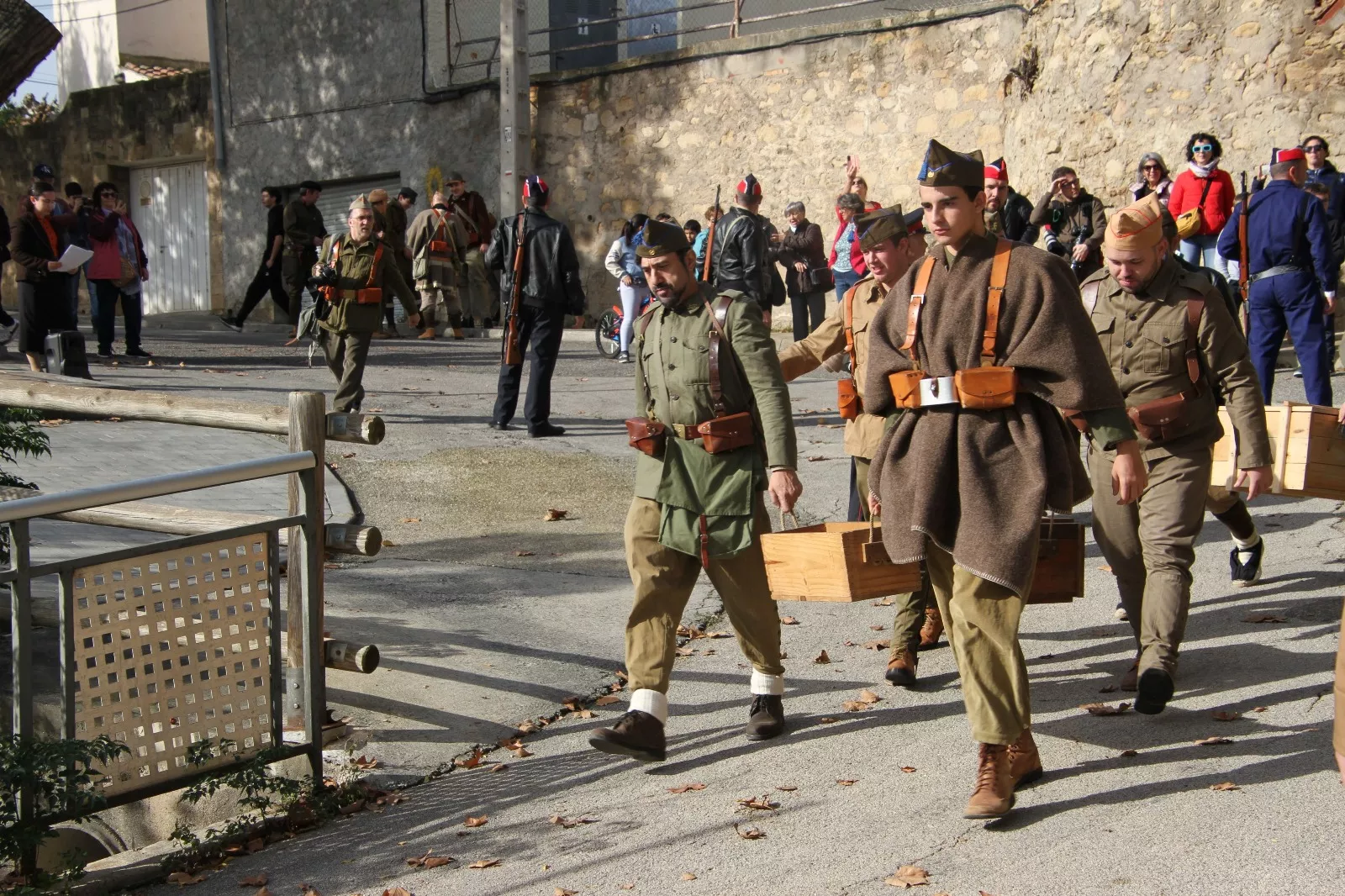 Recreación de la batalla del Ebro en Flix, con la colaboración de la asociación oscense Primera Línea. Foto: Carlos Neofato