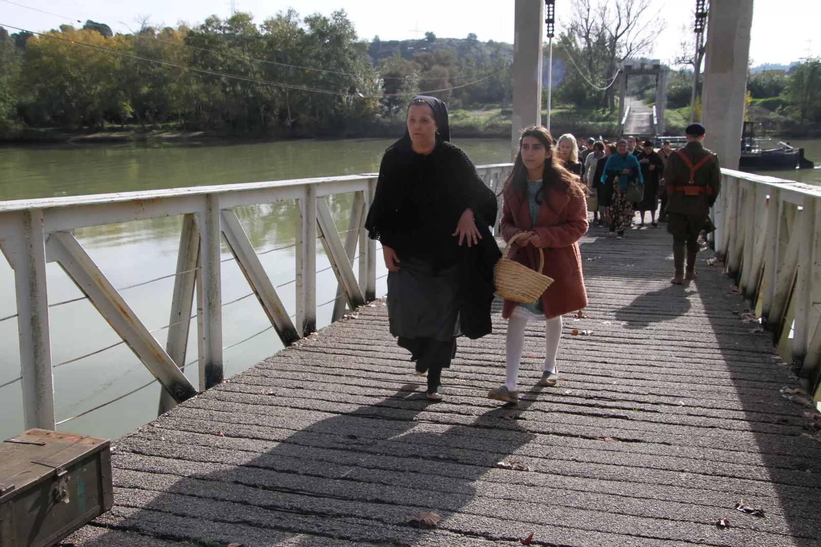 Recreación de la batalla del Ebro en Flix, con la colaboración de la asociación oscense Primera Línea. Foto: Carlos Neofato
