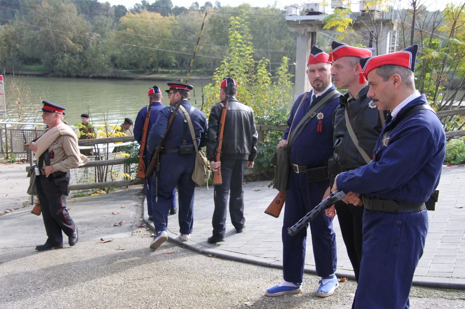 Recreación de la batalla del Ebro en Flix, con la colaboración de la asociación oscense Primera Línea. Foto: Carlos Neofato
