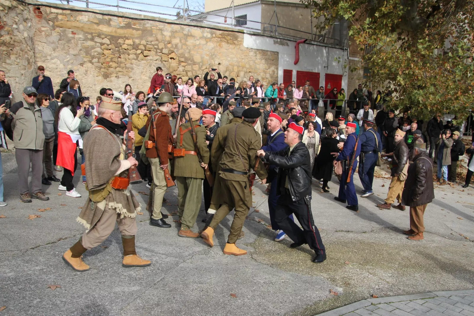 Recreación de la batalla del Ebro en Flix, con la colaboración de la asociación oscense Primera Línea. Foto: Carlos Neofato