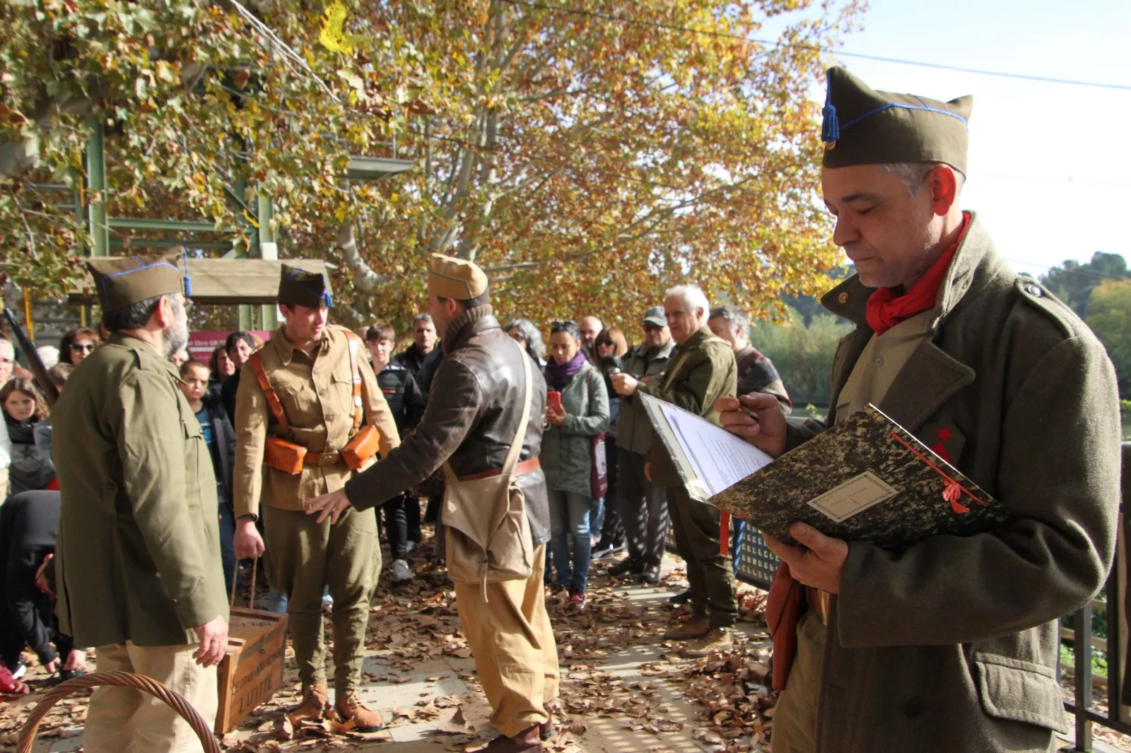Recreación de la batalla del Ebro en Flix, con la colaboración de la asociación oscense Primera Línea. Foto: Carlos Neofato