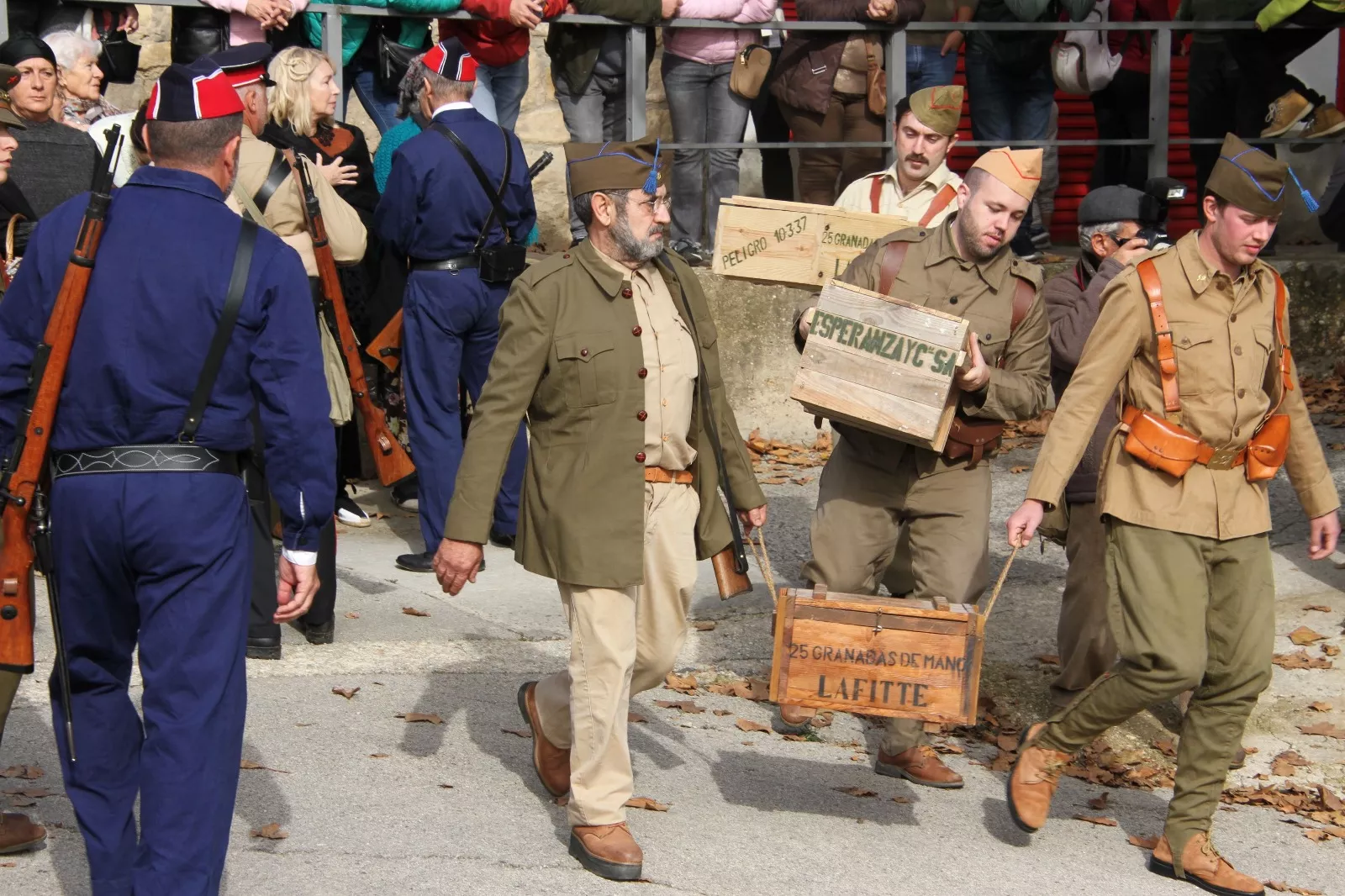 Recreación de la batalla del Ebro en Flix, con la colaboración de la asociación oscense Primera Línea. Foto: Carlos Neofato