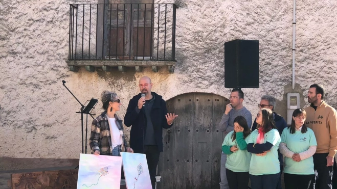 Kendra Kenan, una pintora deliciosa Kendra Kenan, una pintora deliciosa