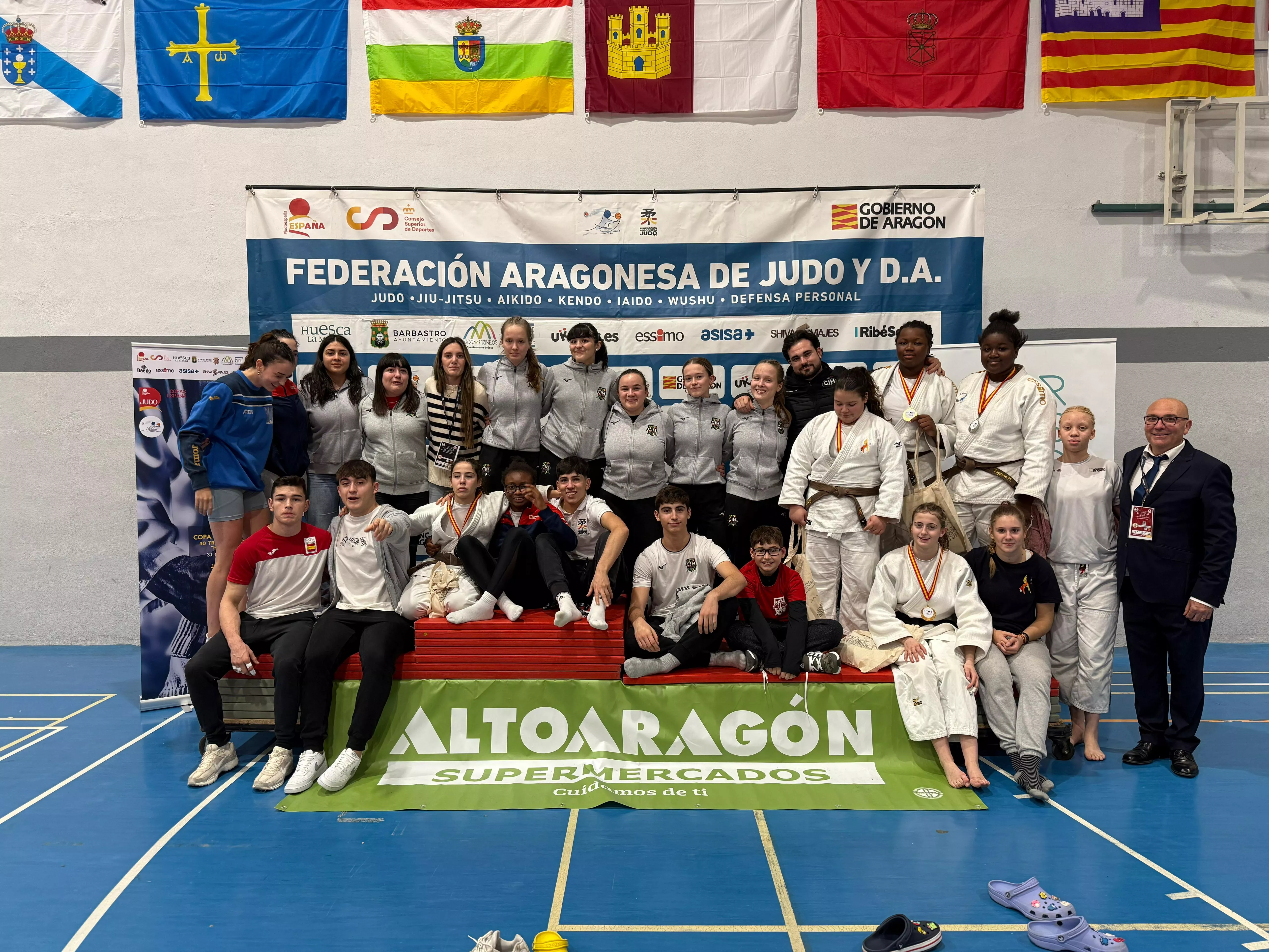 Grupo cadete del CJ Binéfar. Gran fin de semana de judo en Barbastro con 25 medallas para los altoaragoneses.
