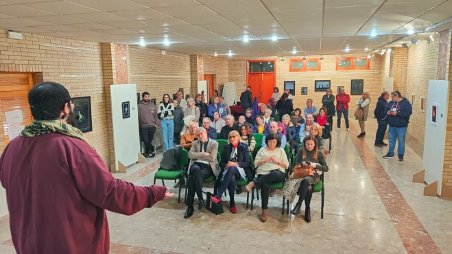 Público asistente a la inauguración Público asistente a la inauguración