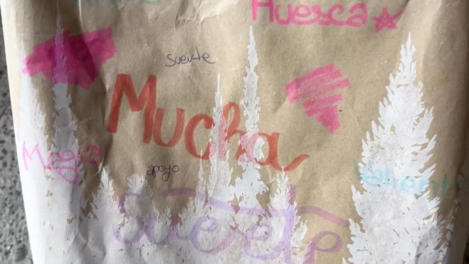 Detalle de una de las bolsas con ayuda. Detalle de una de las bolsas con ayuda.