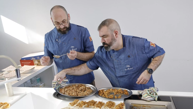 Roberto Villamayor, durante la elaboración Roberto Villamayor, durante la elaboración