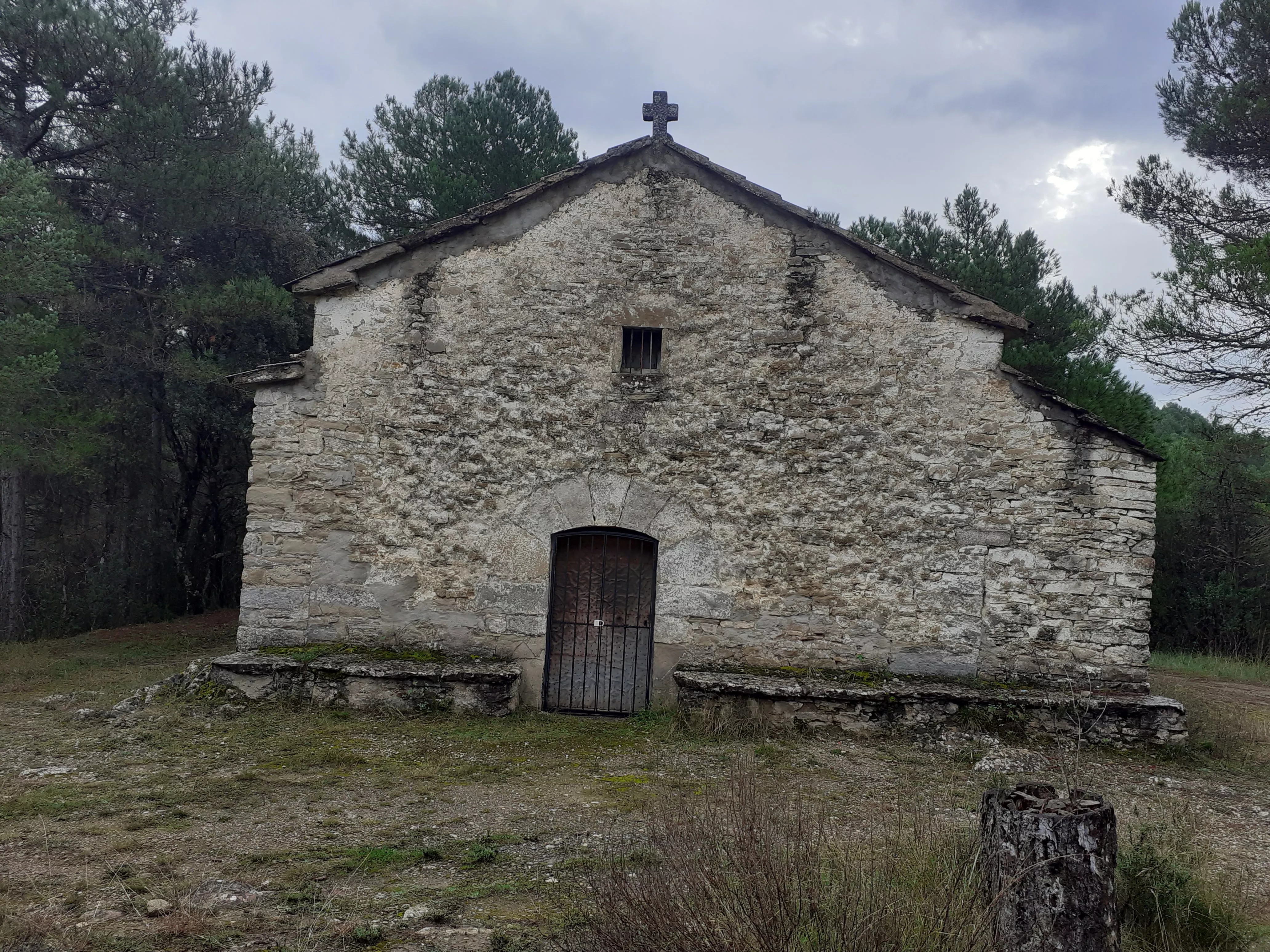 Paseo por el Sobrarbe profundo entre ermitas, atalayas y bosques interminables