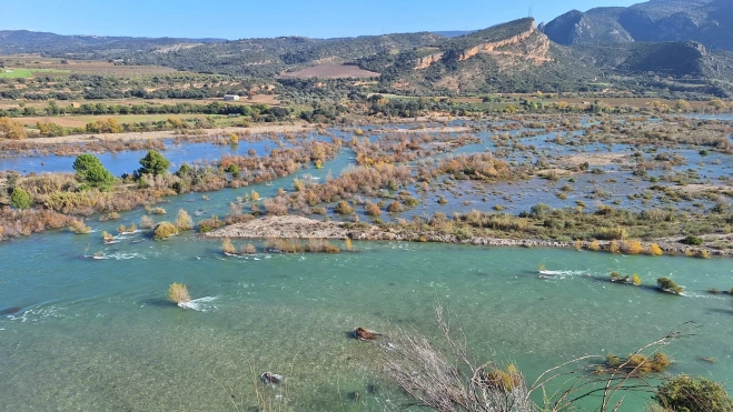 Imagen del río Cinca durante el desembalse de El Grado. Imagen del río Cinca durante el desembalse de El Grado.
