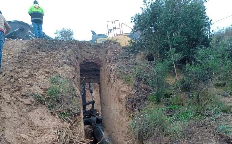 Obras de la renovación de la tubería en Fraga