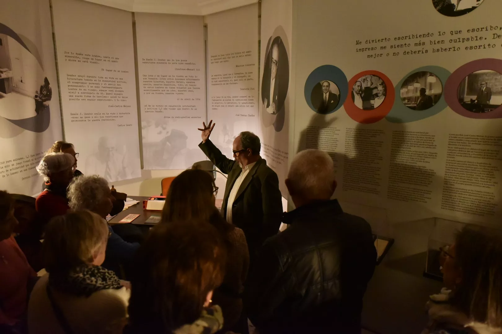 Visita teatralizada del IEA, con Ramón J. Sender. Foto Verónica Lacasa