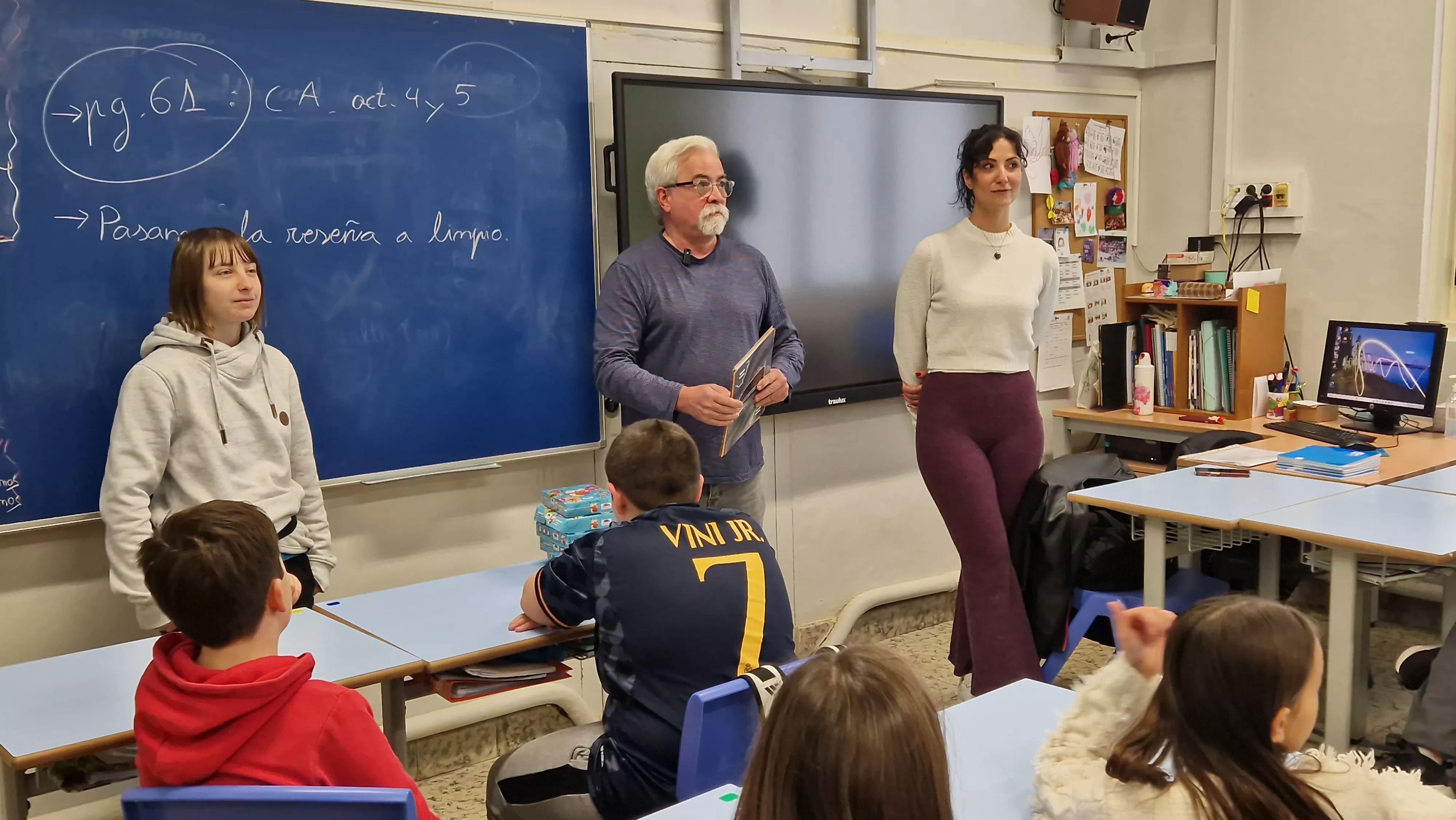 Presentación del juego de cartas Dedos en el Colegio Salesianos. Foto Myriam Martínez 