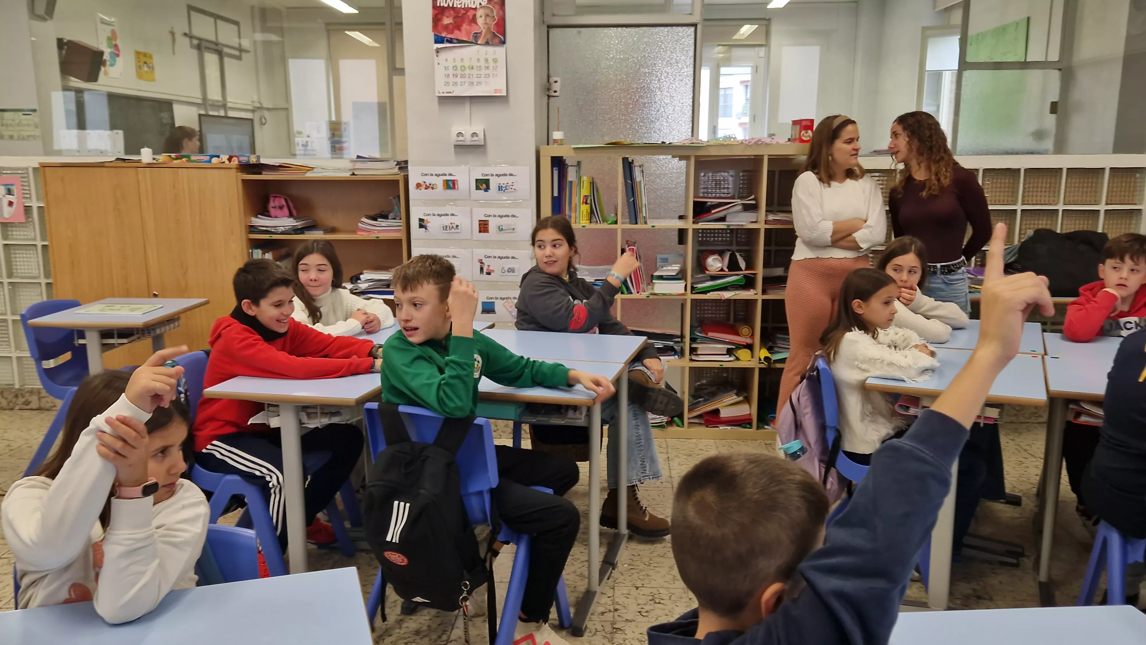 Presentación del juego de cartas Dedos en el Colegio Salesianos. Foto Myriam Martínez 