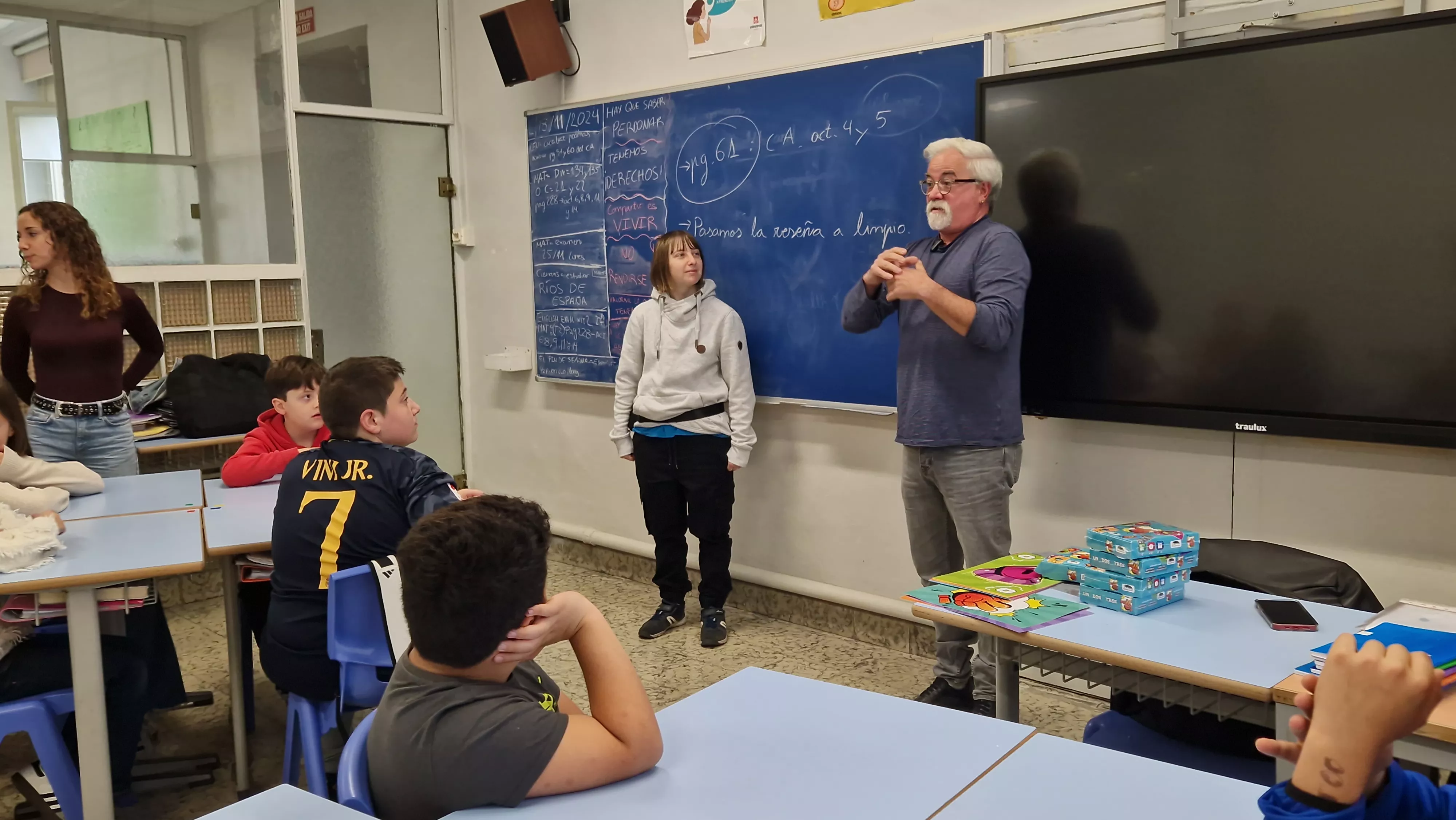 Presentación del juego de cartas Dedos en el Colegio Salesianos. Foto Myriam Martínez 
