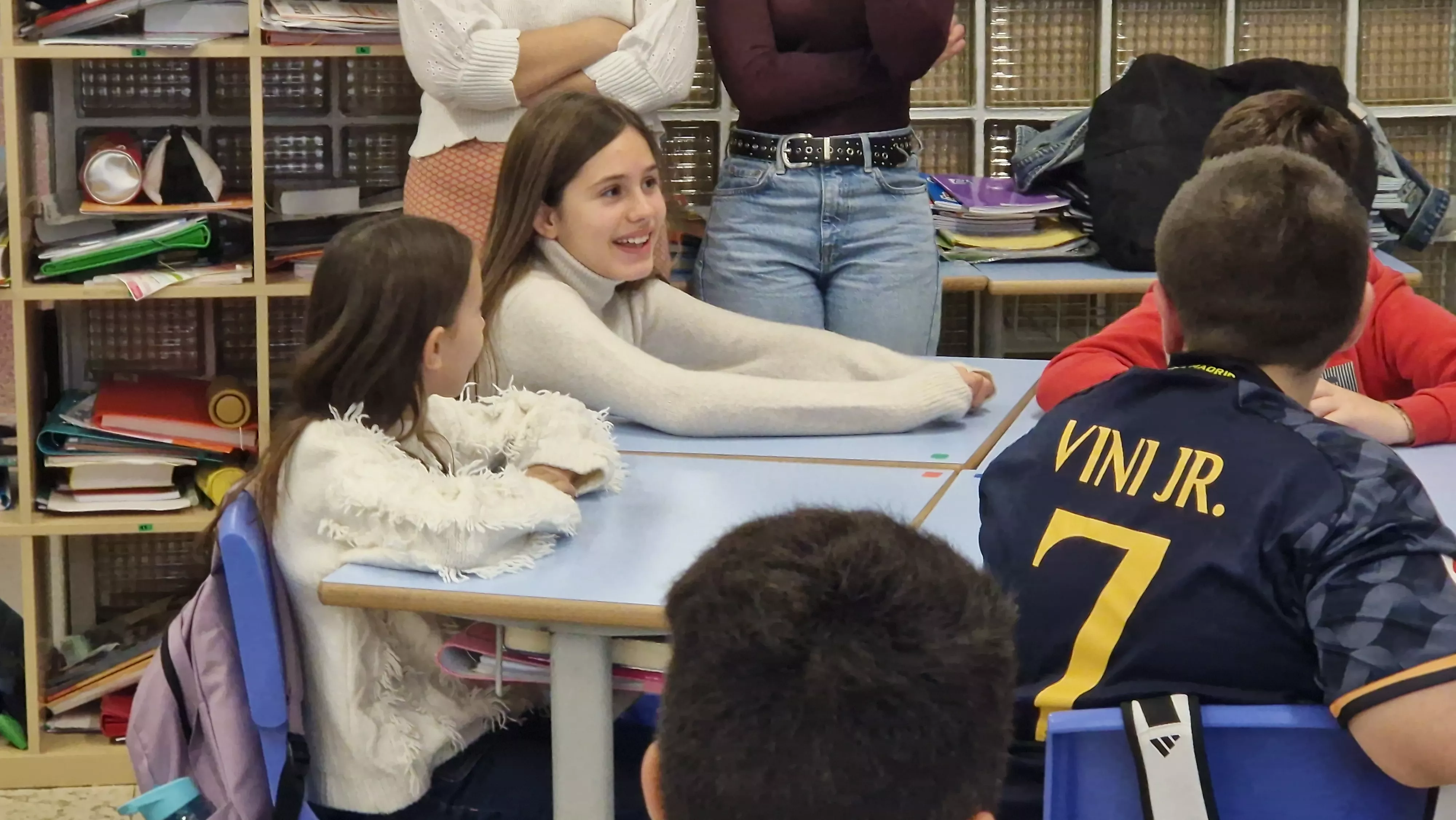 Presentación del juego de cartas Dedos en el Colegio Salesianos. Foto Myriam Martínez 