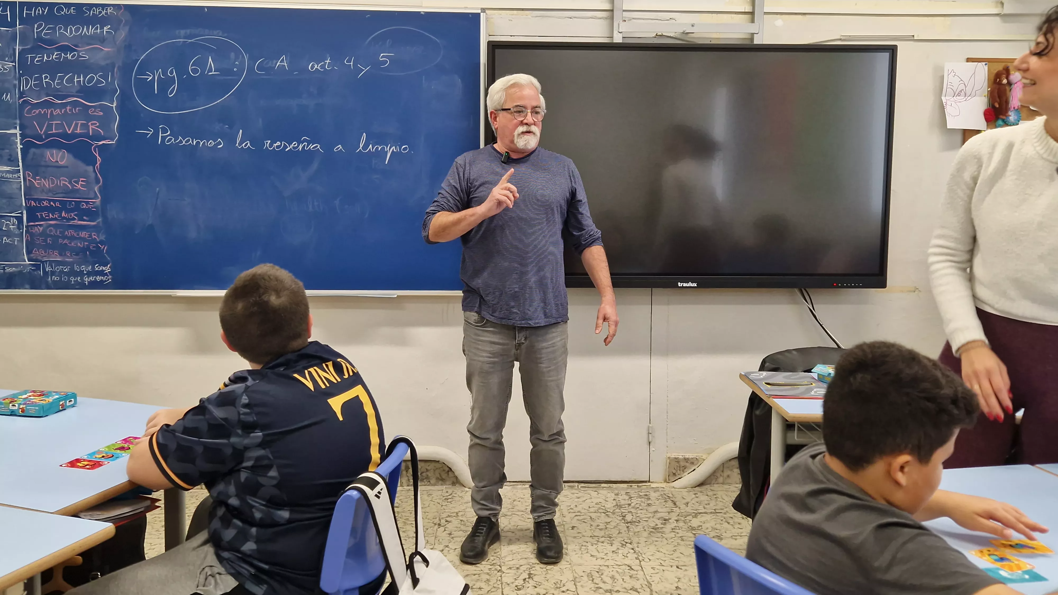 Presentación del juego de cartas Dedos en el Colegio Salesianos. Foto Myriam Martínez 