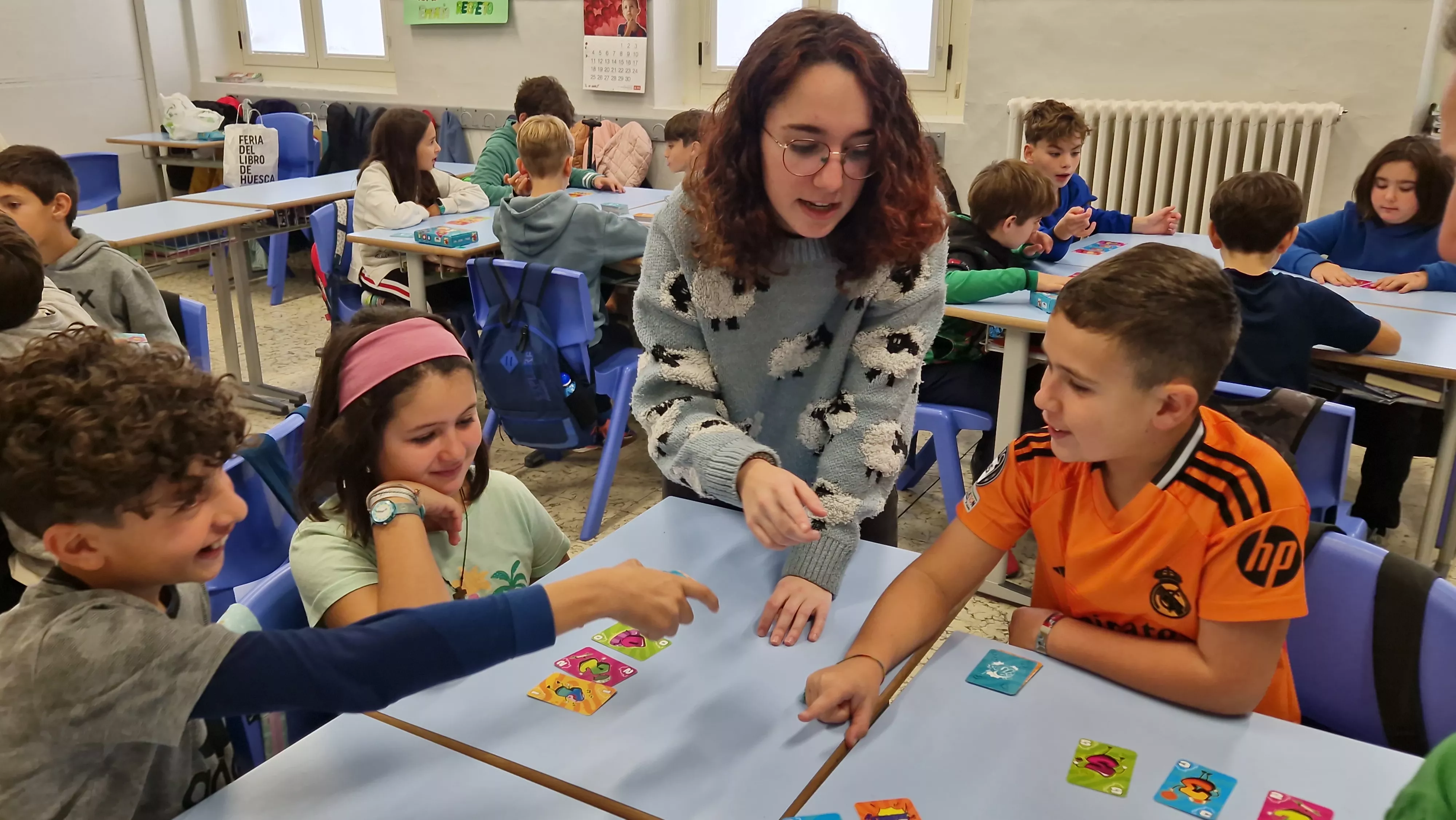 Presentación del juego de cartas Dedos en el Colegio Salesianos. Foto Myriam Martínez 