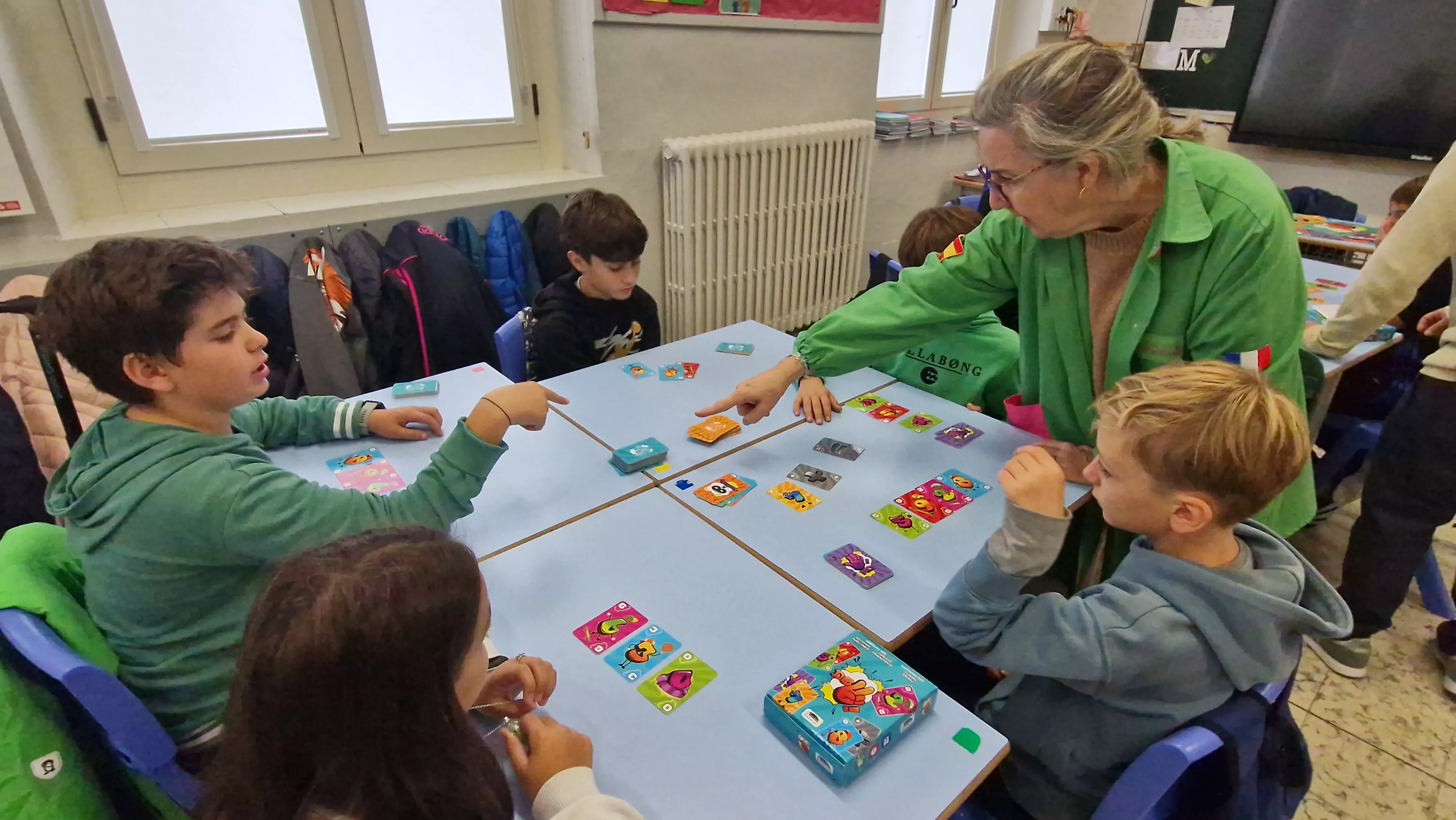 Presentación del juego de cartas Dedos en el Colegio Salesianos. Foto Myriam Martínez 