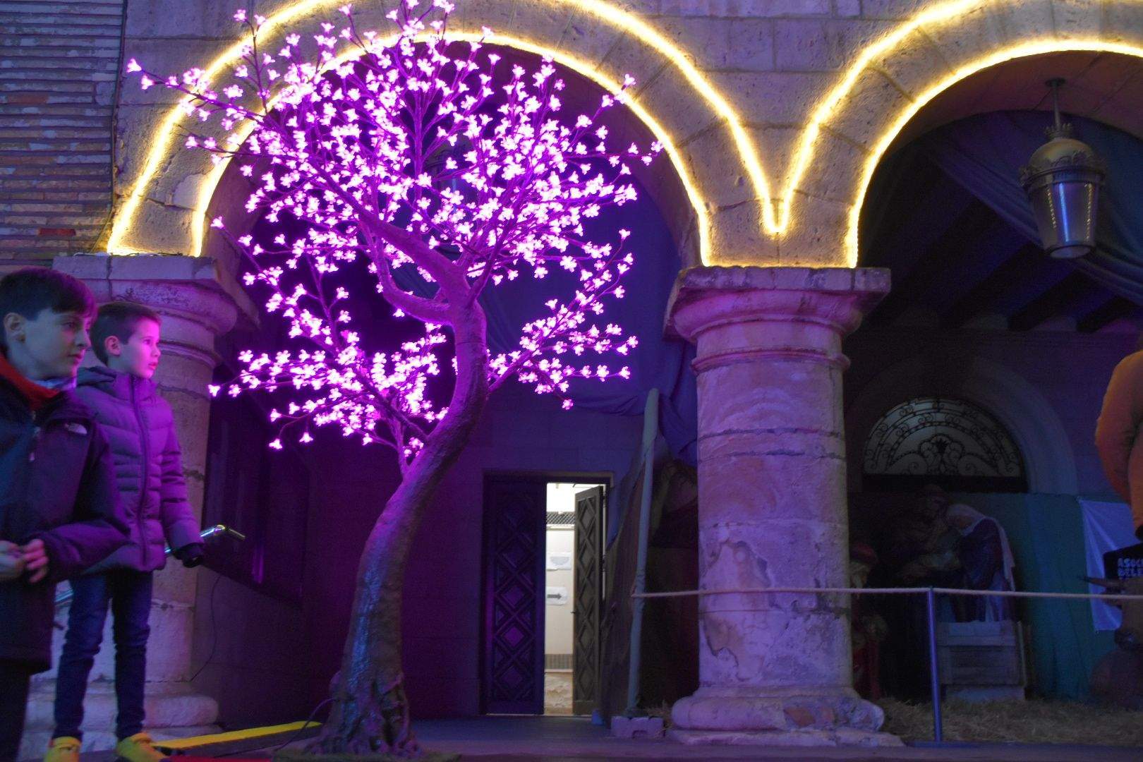 Encendido navideño en Monzón 