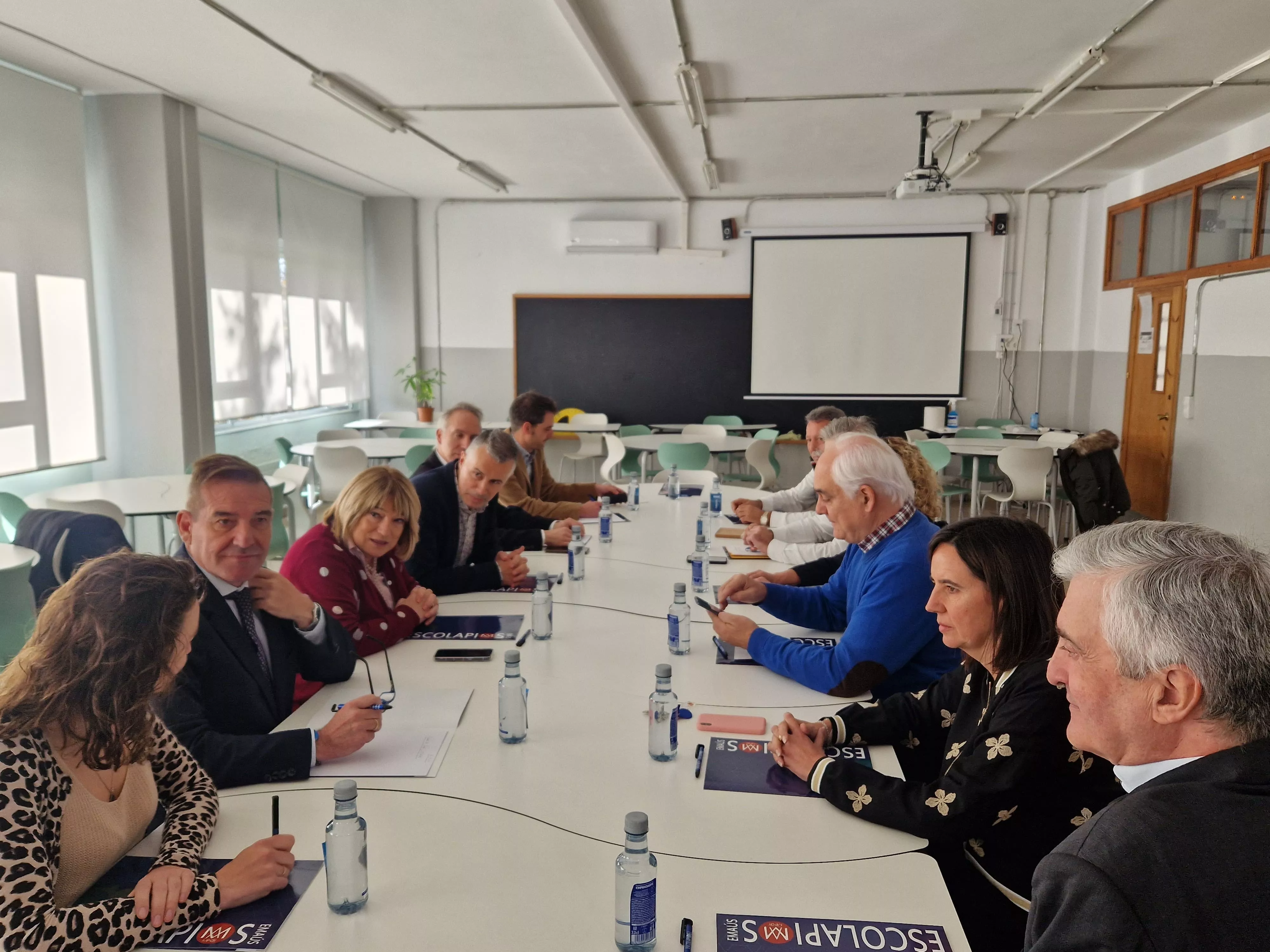 Tomasa Hernández con el grupo de trabajo para implantar el Grado medio en Cocina y Gastronomía.