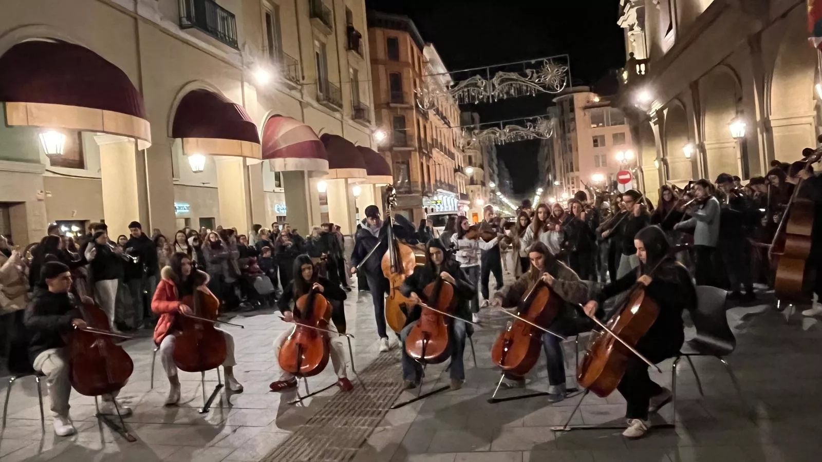 Flashmob del Conservatorio de Música de Huesca por Santa Cecilia. Foto Mercedes Manterola