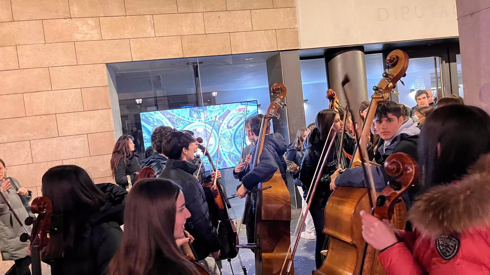 Flashmob del Conservatorio de Música de Huesca por Santa Cecilia. Foto Mercedes Manterola