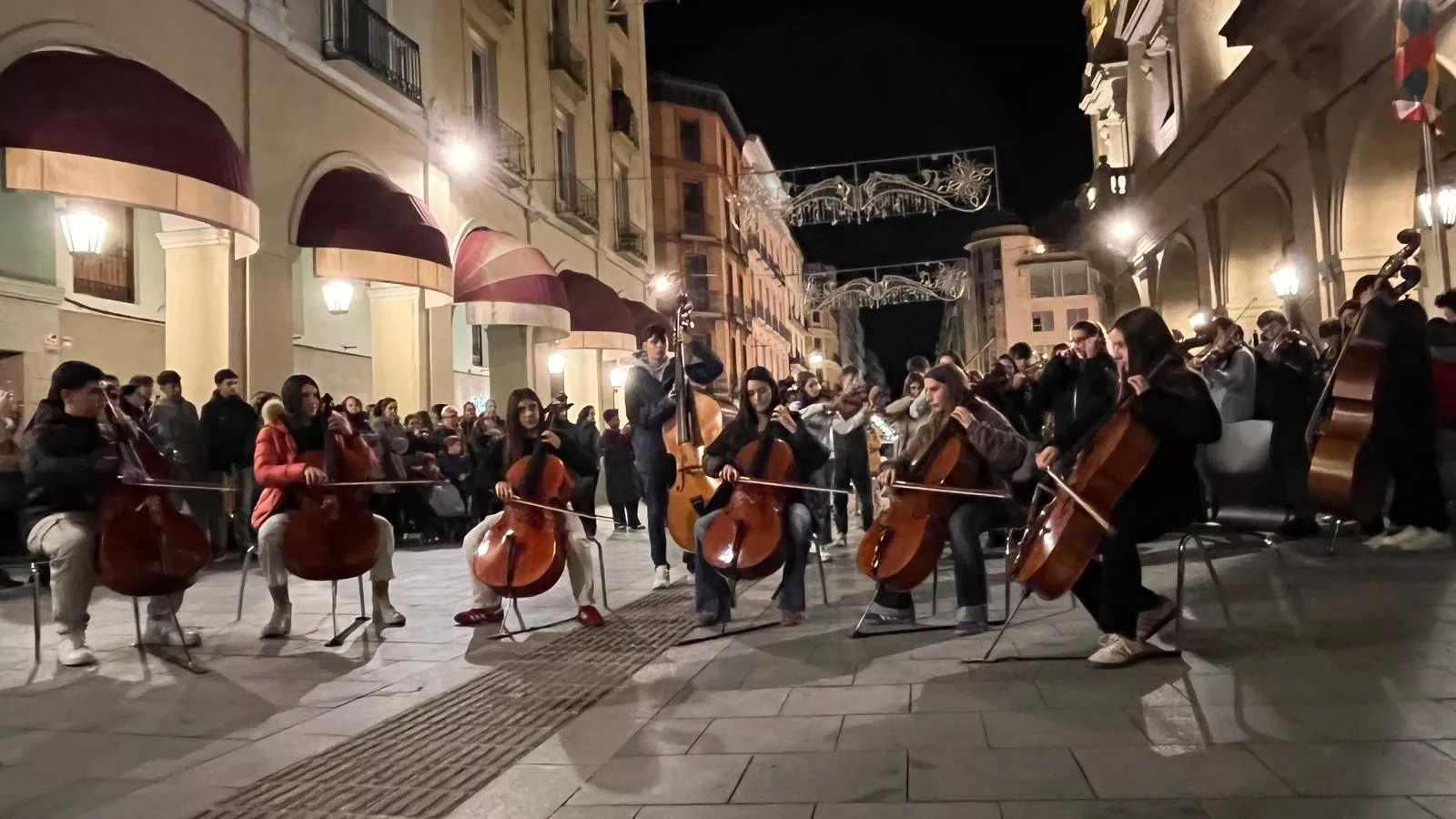 Flashmob del Conservatorio de Música de Huesca por Santa Cecilia. Foto Mercedes Manterola