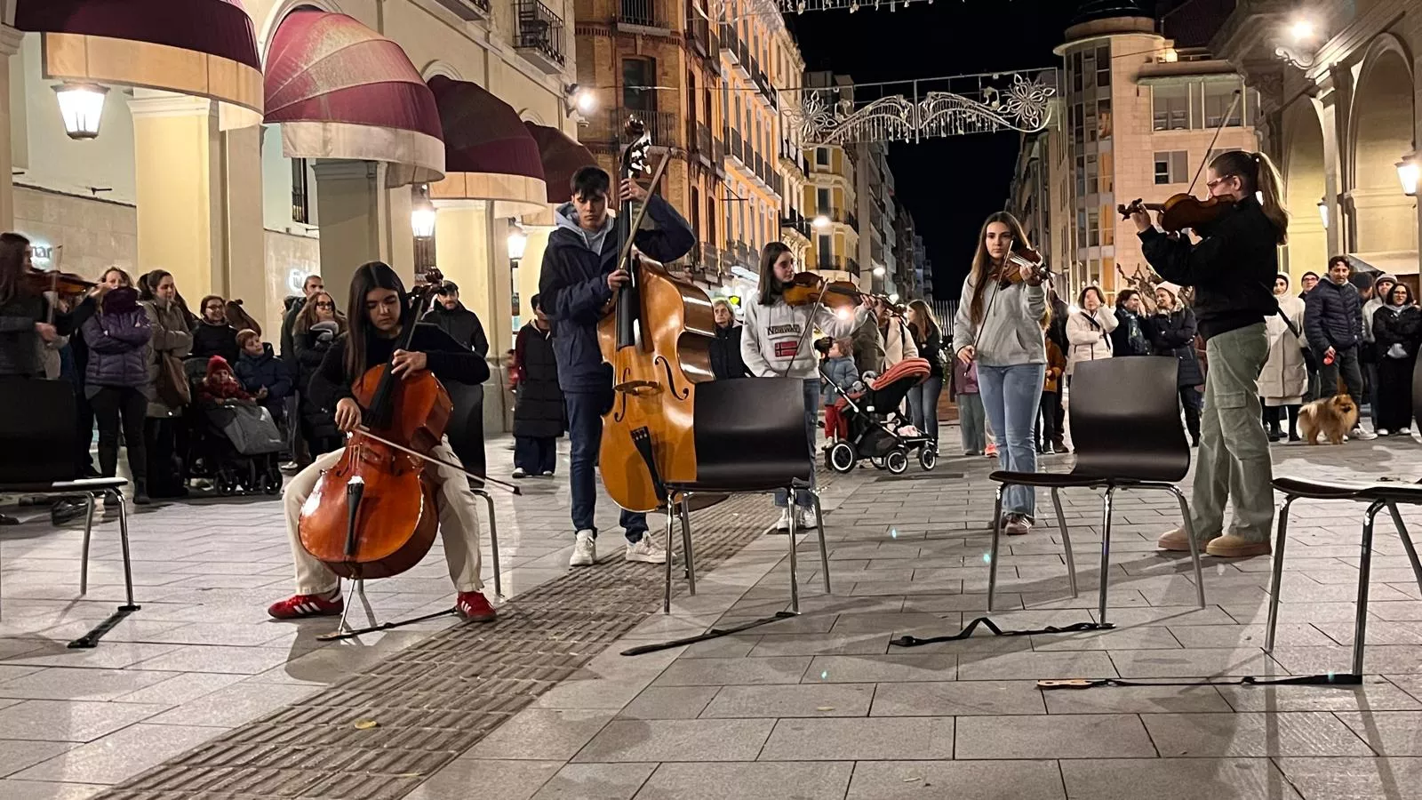Flashmob del Conservatorio de Música de Huesca por Santa Cecilia. Foto Mercedes Manterola